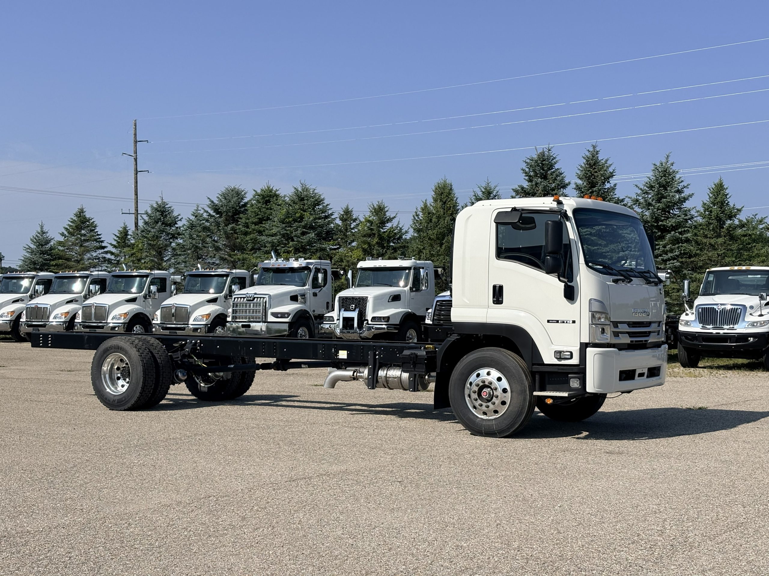 NEW 2025 Isuzu FTR Hooklift Truck NEW 2025 Isuzu FTR Hooklift Truck - image 2 of 6