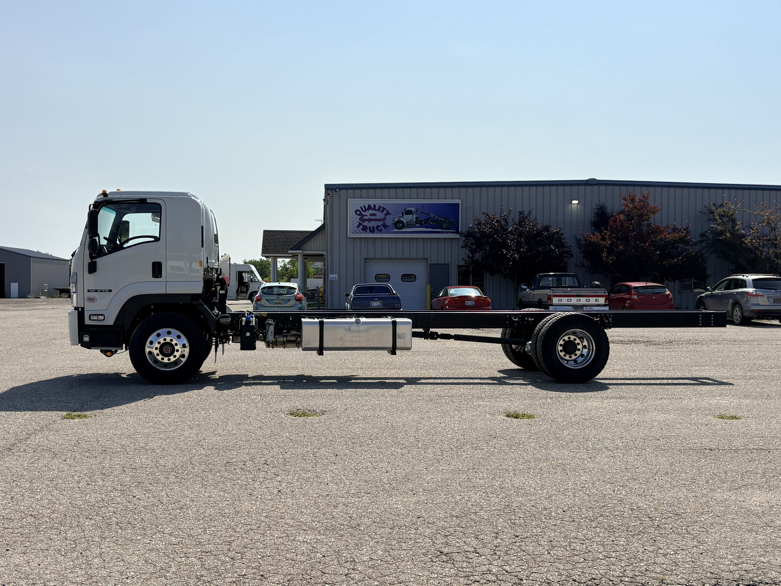 NEW 2025 Isuzu FTR Hooklift Truck NEW 2025 Isuzu FTR Hooklift Truck - image 4 of 6