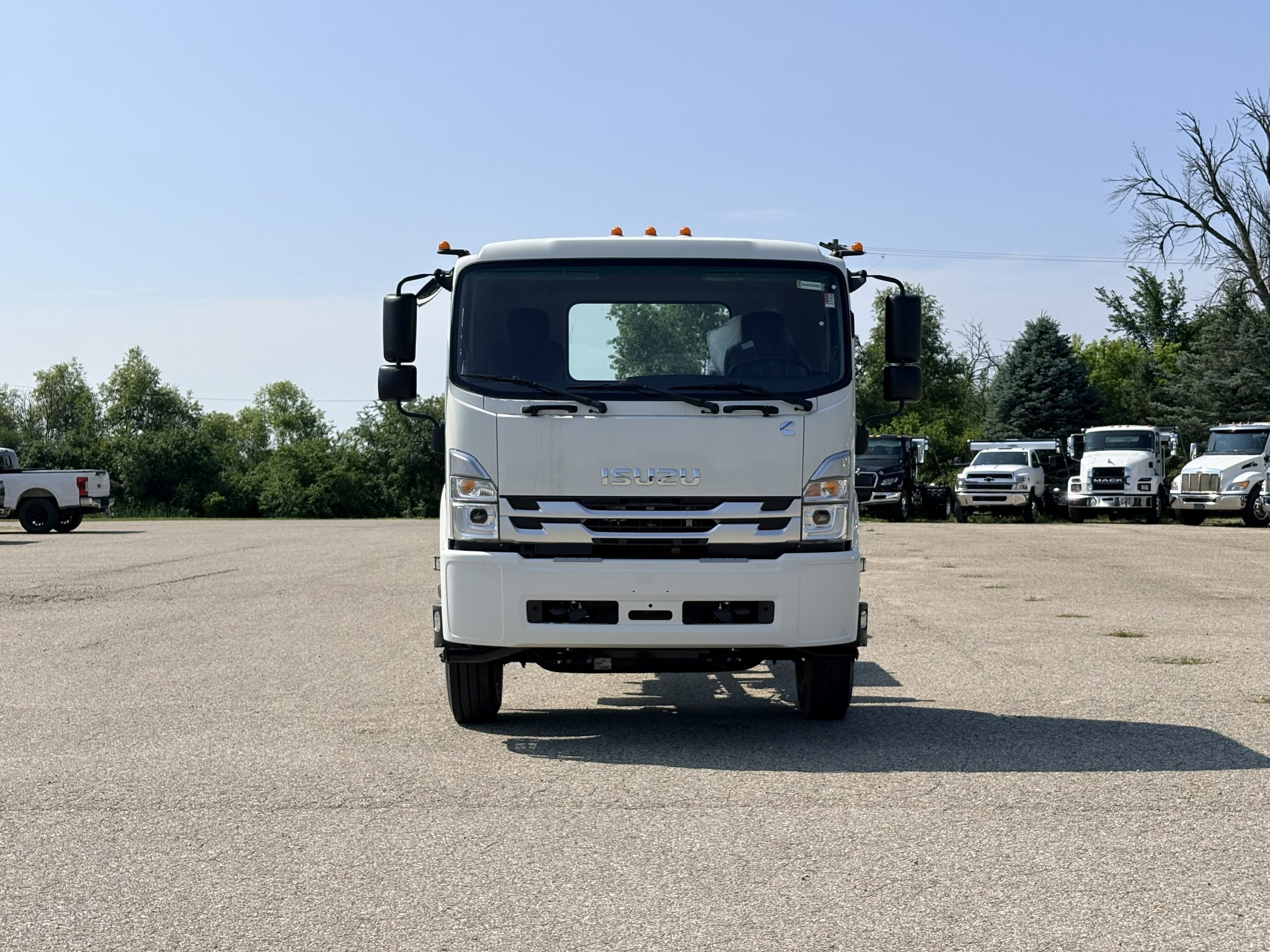 NEW 2025 Isuzu FTR Hooklift Truck NEW 2025 Isuzu FTR Hooklift Truck - image 3 of 6