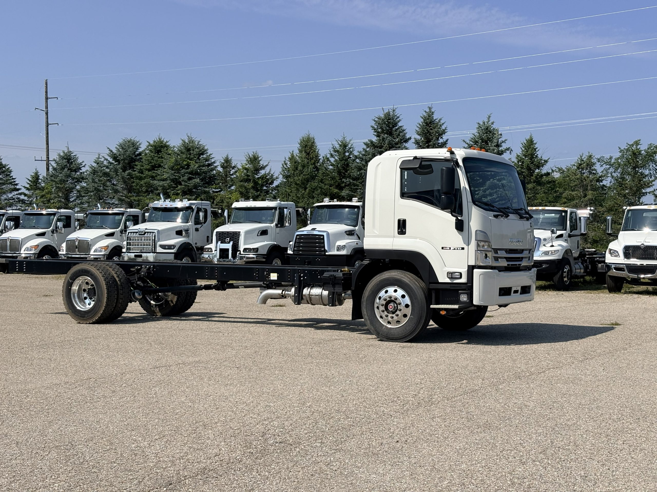 NEW 2025 Isuzu FTR Hooklift Truck NEW 2025 Isuzu FTR Hooklift Truck - image 4 of 6