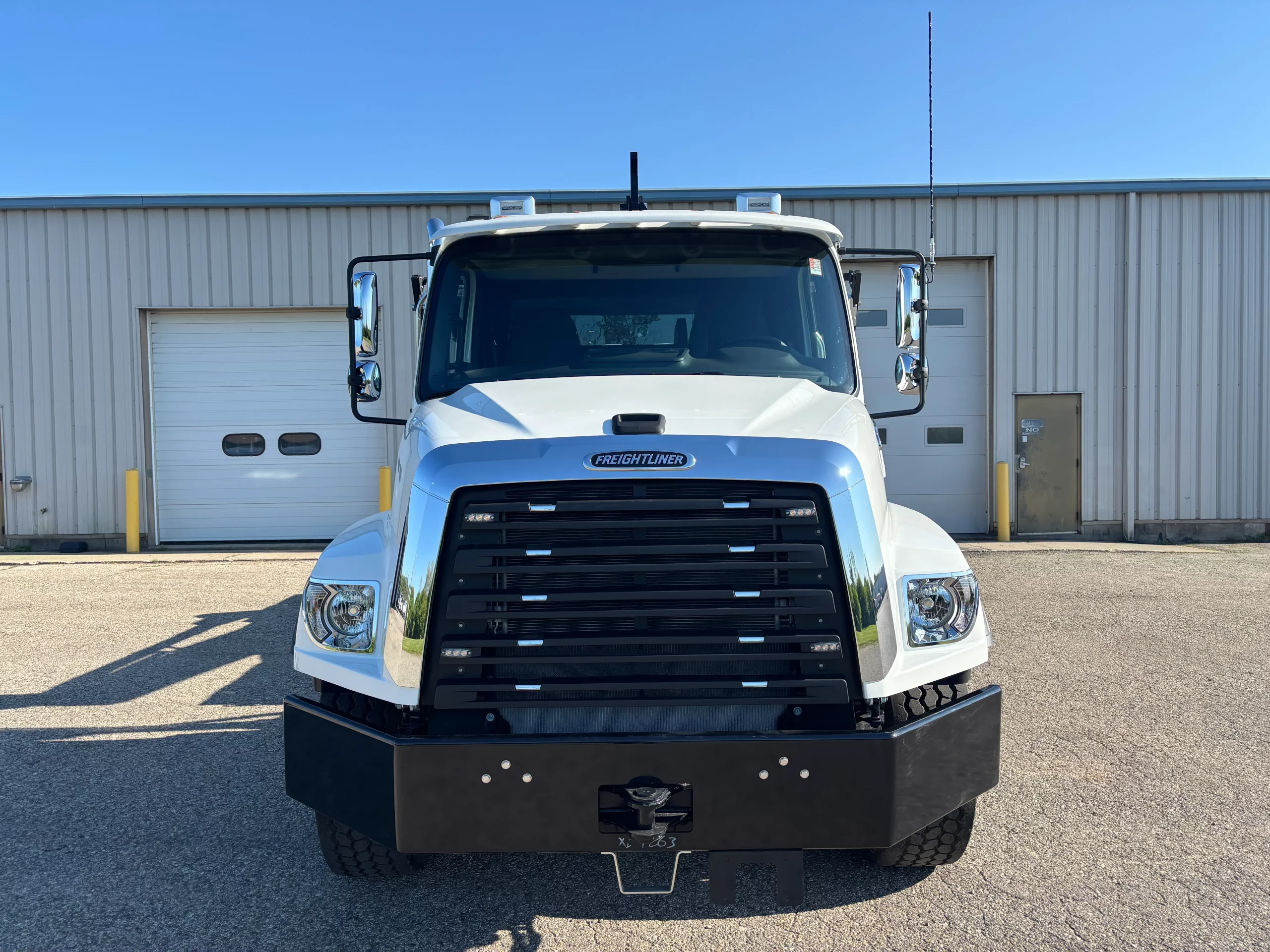 NEW 2027 Freightliner 114SD Hooklift Truck NEW 2027 Freightliner 114SD Hooklift Truck - image 2 of 6