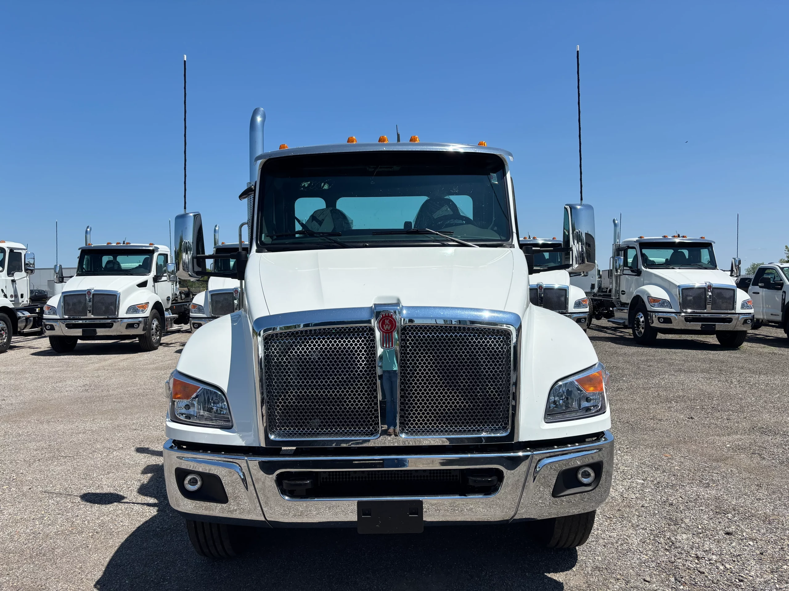 NEW 2027 Kenworth T280 Hooklift Truck - image 2 of 6