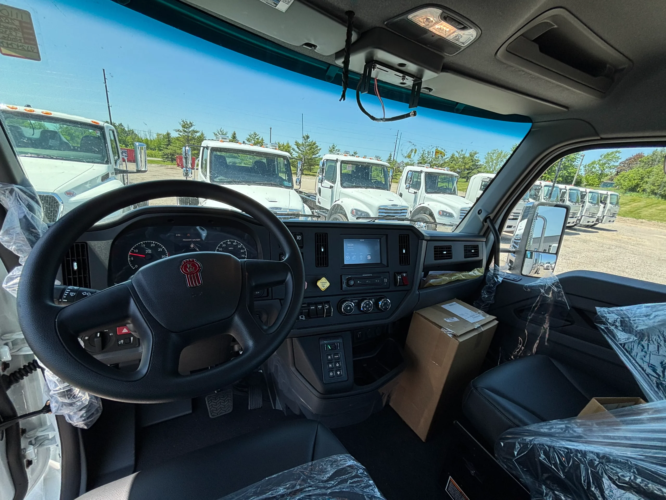 NEW 2027 Kenworth T280 Hooklift Truck - image 6 of 6