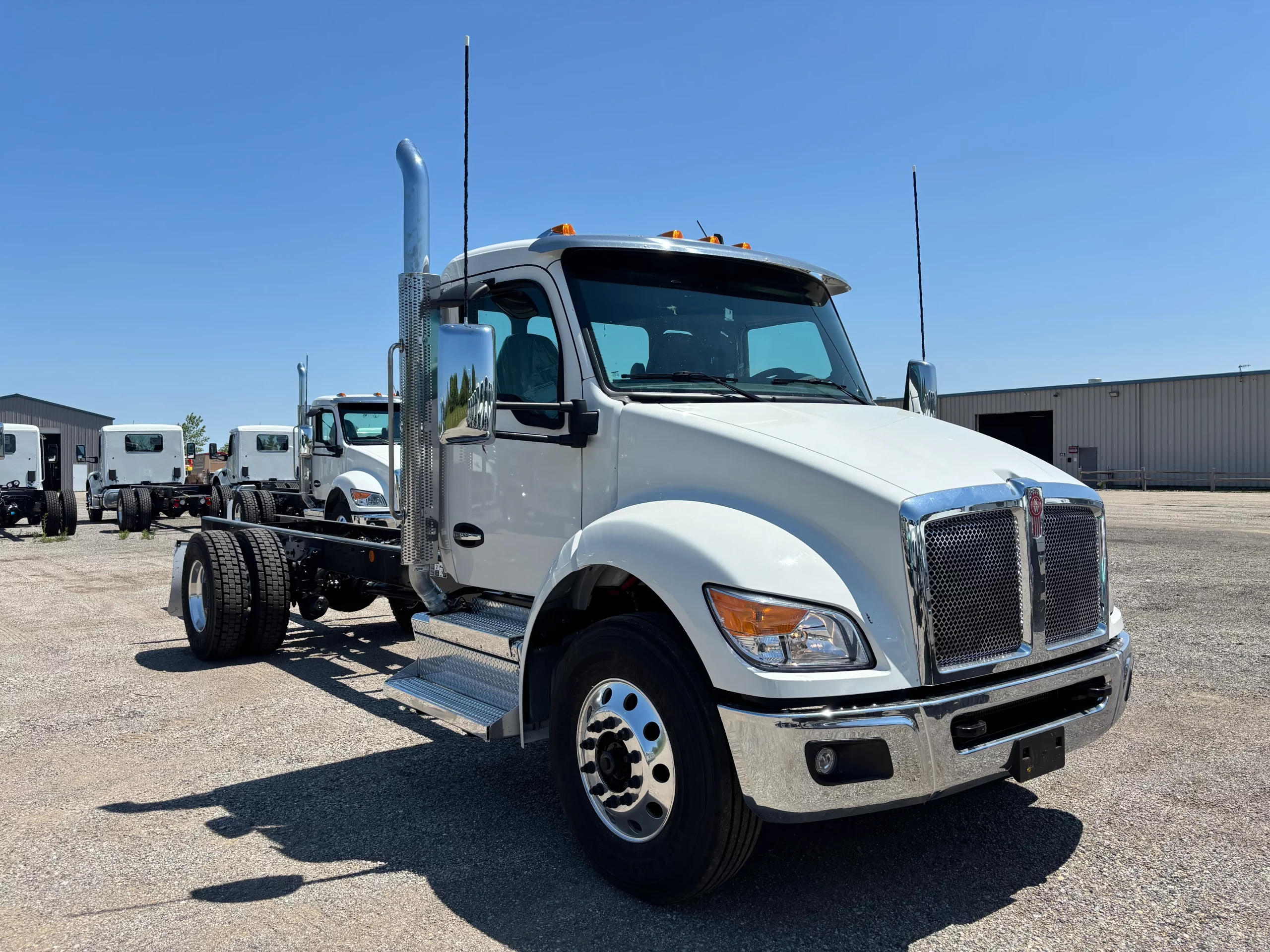 NEW 2027 Kenworth T280 Hooklift Truck - image 1 of 6