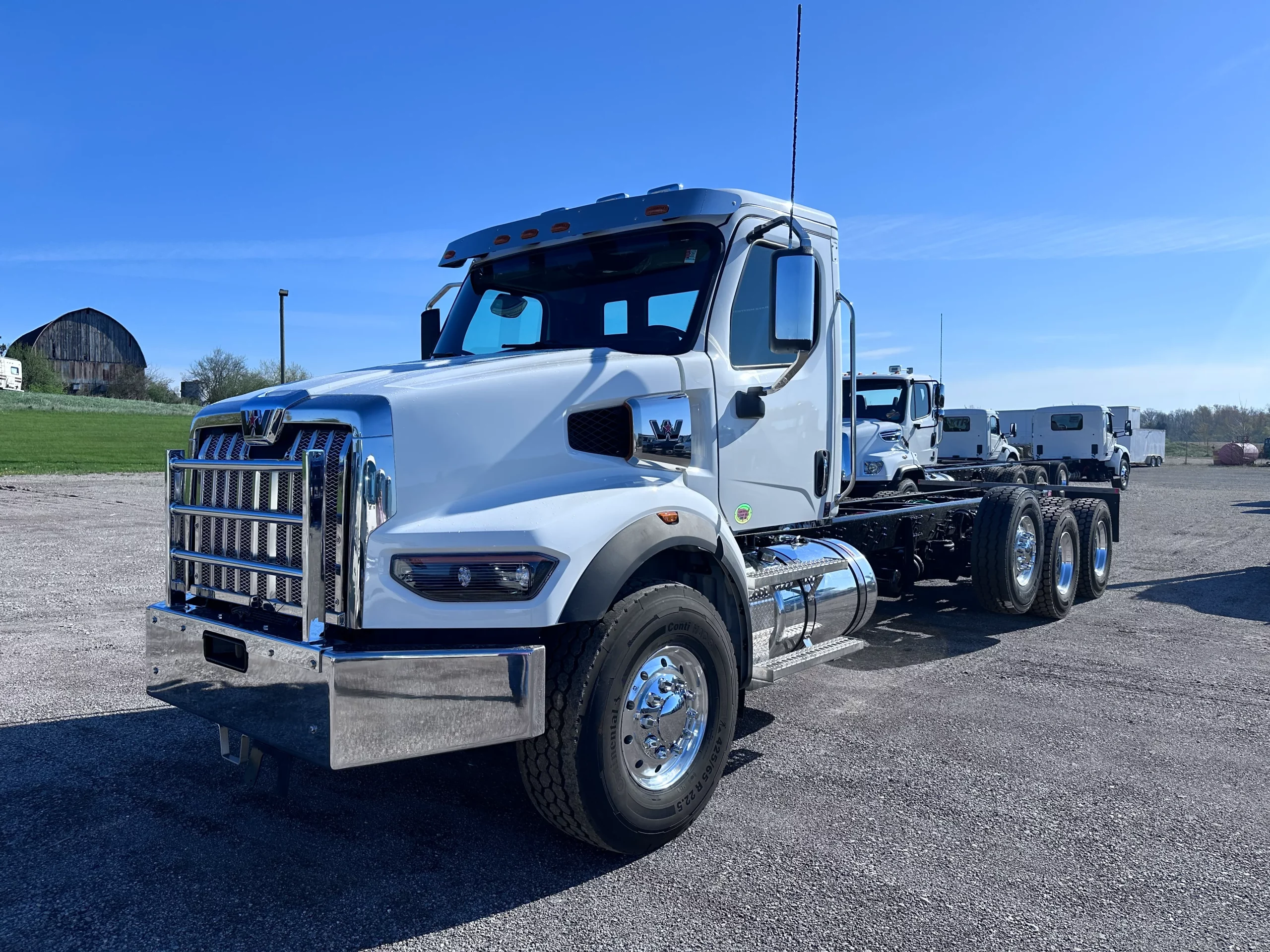 NEW 2027 Western Star 49X Hooklift Truck NEW 2027 Western Star 49X Hooklift Truck - image 3 of 6