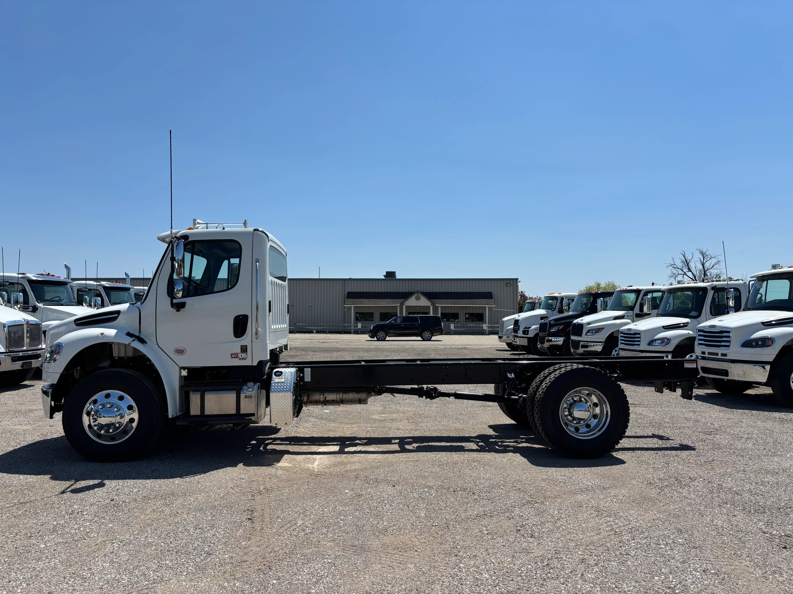 NEW 2027 Freightliner M2 Hooklift Truck NEW 2027 Freightliner M2 Hooklift Truck - image 5 of 6