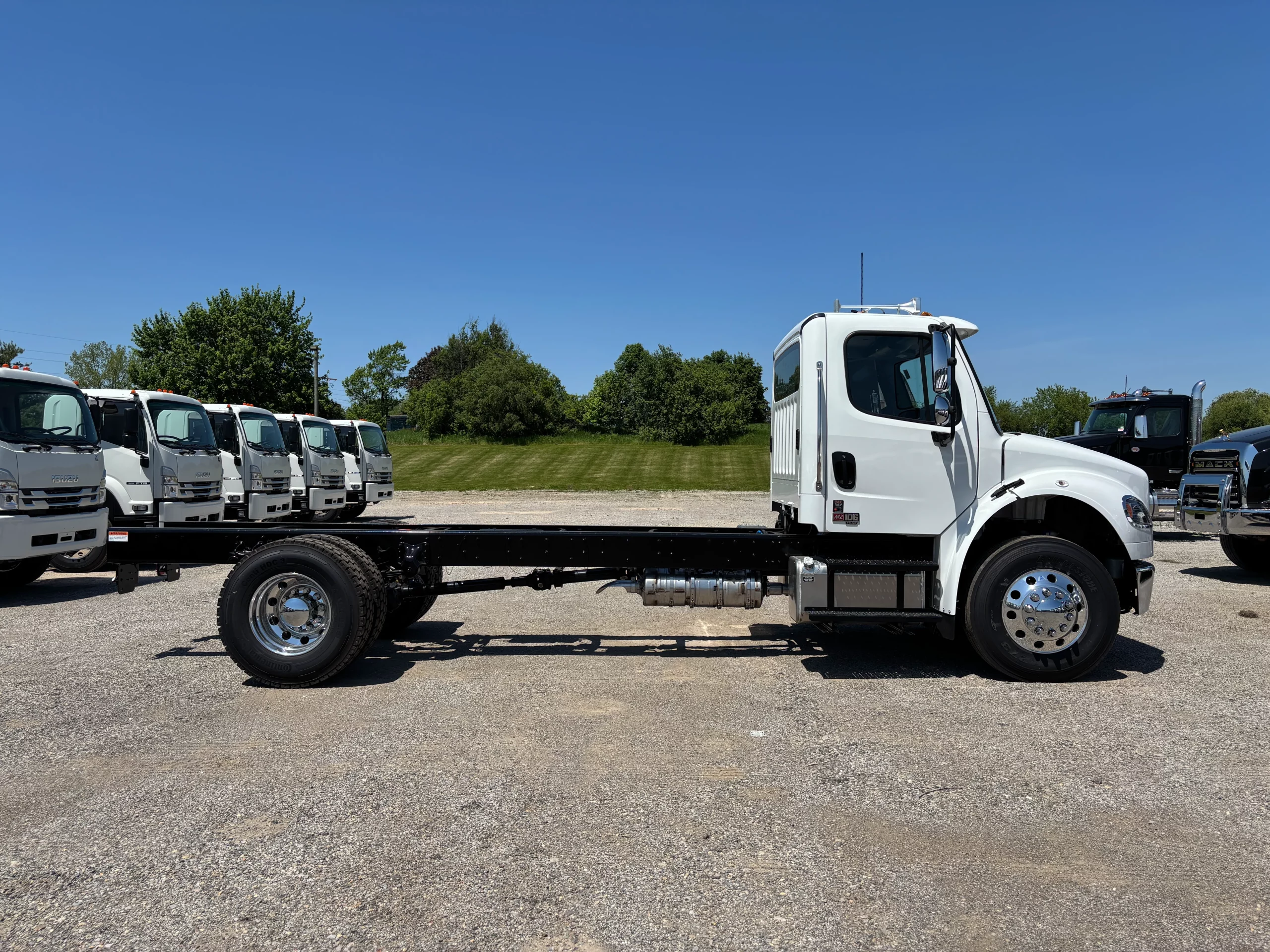 NEW 2027 Freightliner M2 Hooklift Truck NEW 2027 Freightliner M2 Hooklift Truck - image 4 of 6