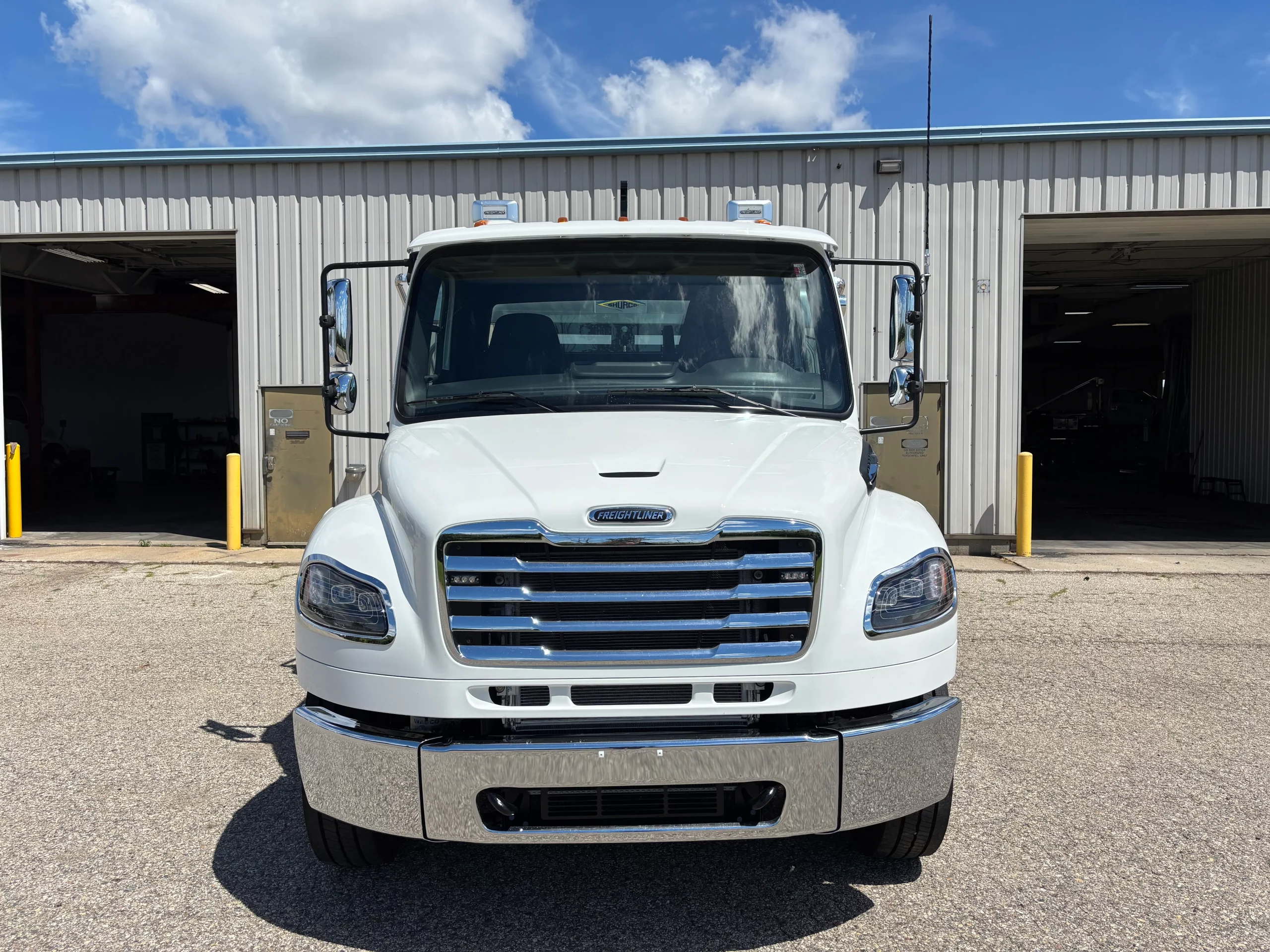 New 2027 Freightliner M2 Hooklift Truck NEW 2027 Freightliner M2 Hooklift Truck - image 2 of 6