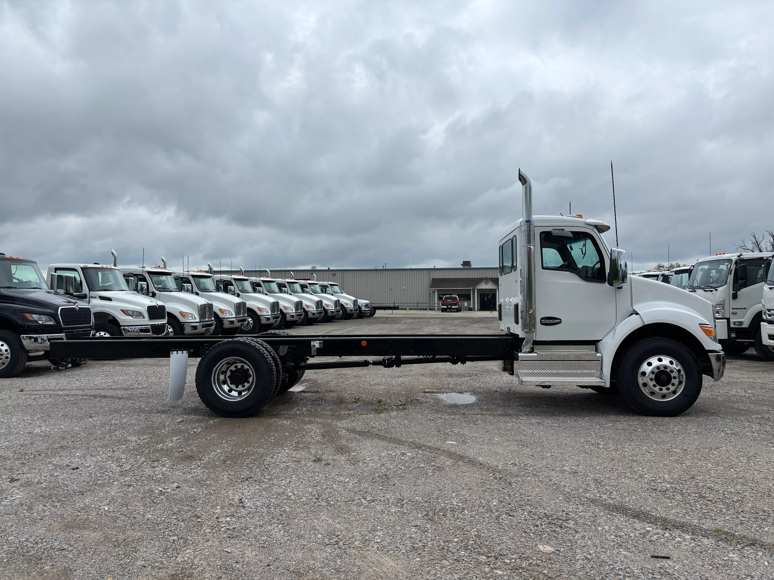 NEW 2027 Kenworth T280 Hooklift Truck NEW 2027 Kenworth T280 Hooklift Truck - image 4 of 6