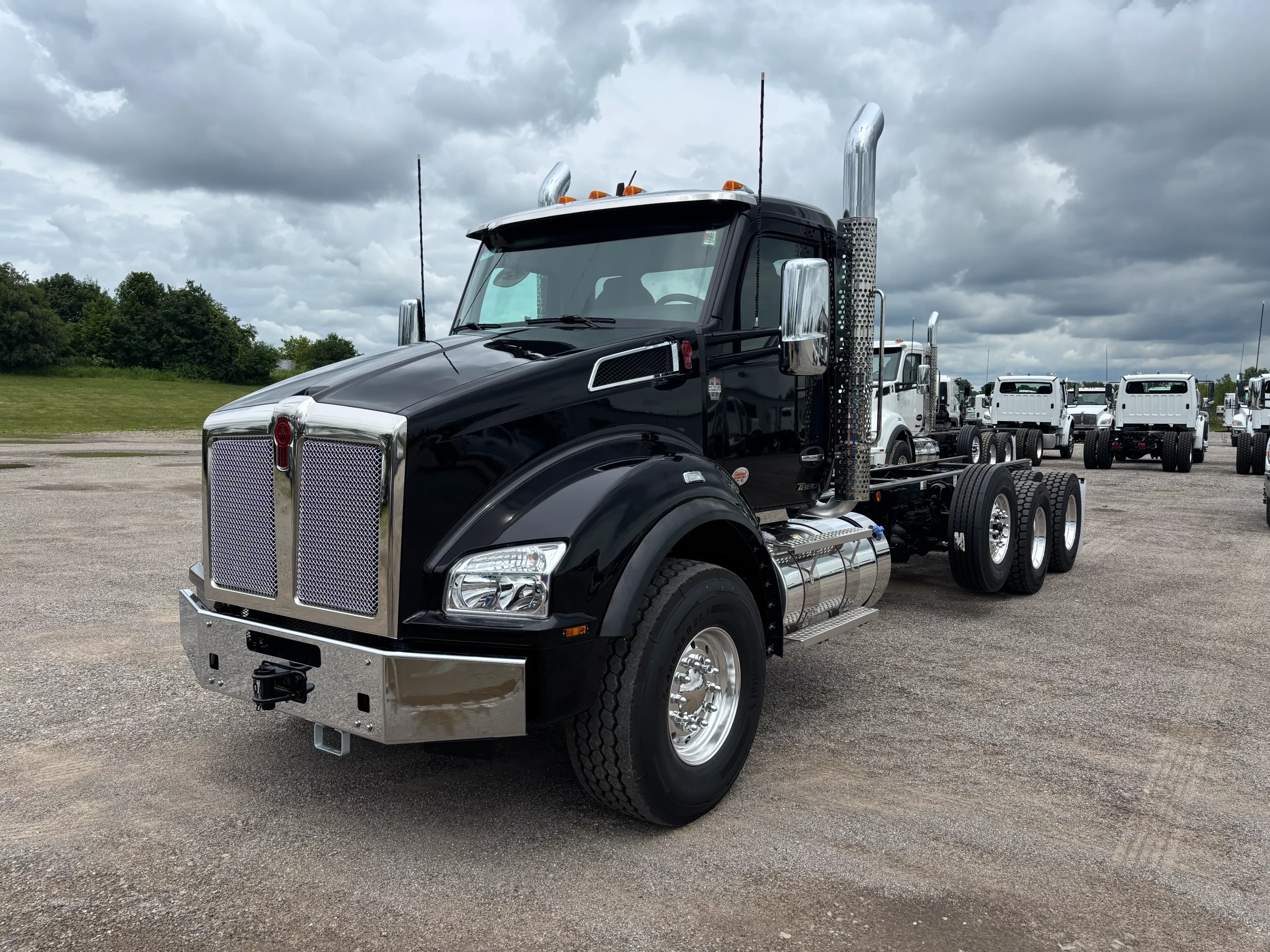 New 2027 KENWORTH T880 Hooklift Truck New 2027 KENWORTH T880 Hooklift Truck - image 3 of 6