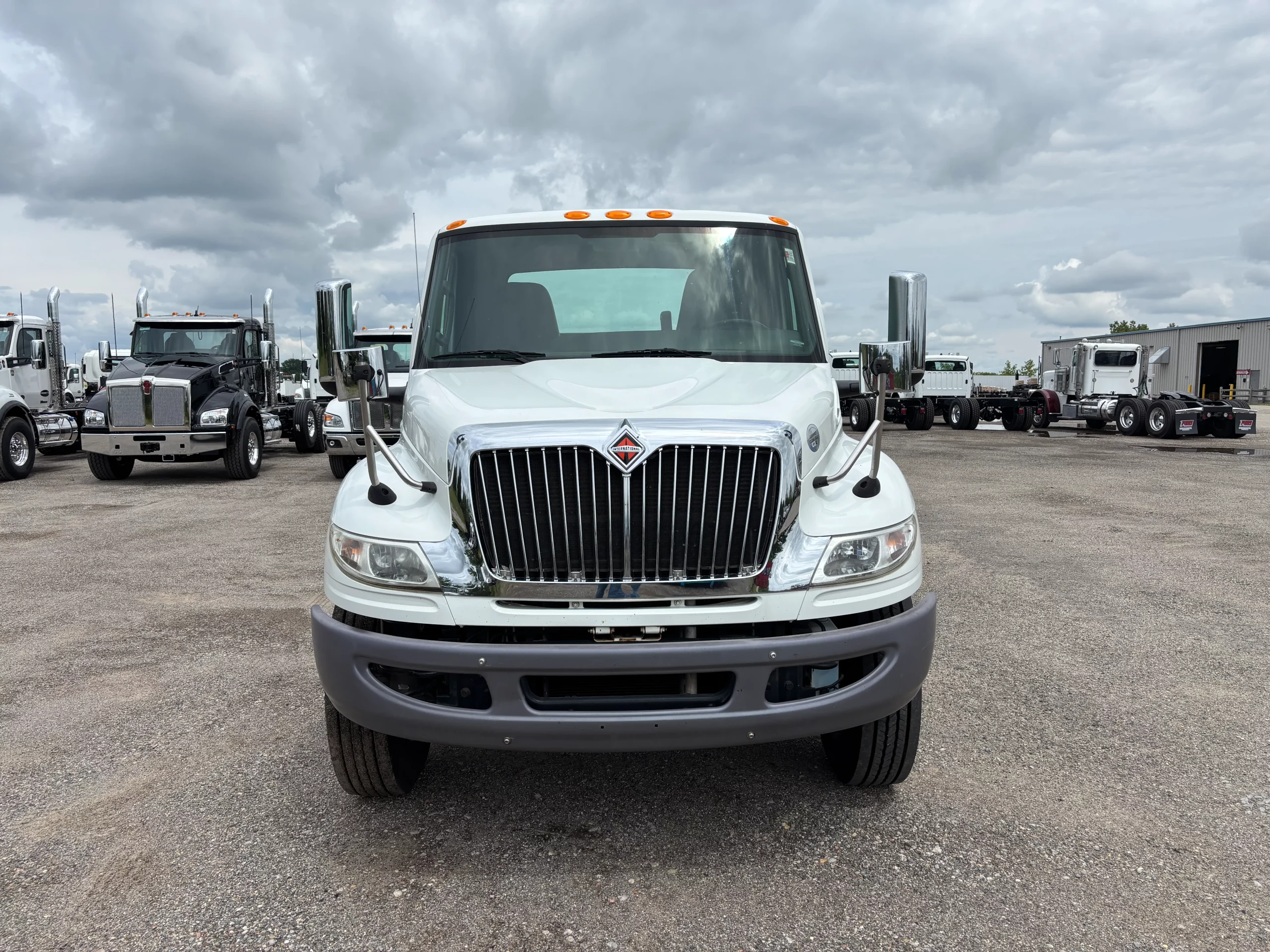 USED 2019 International MV Hooklift Truck USED 2019 International MV Hooklift Truck - image 2 of 6