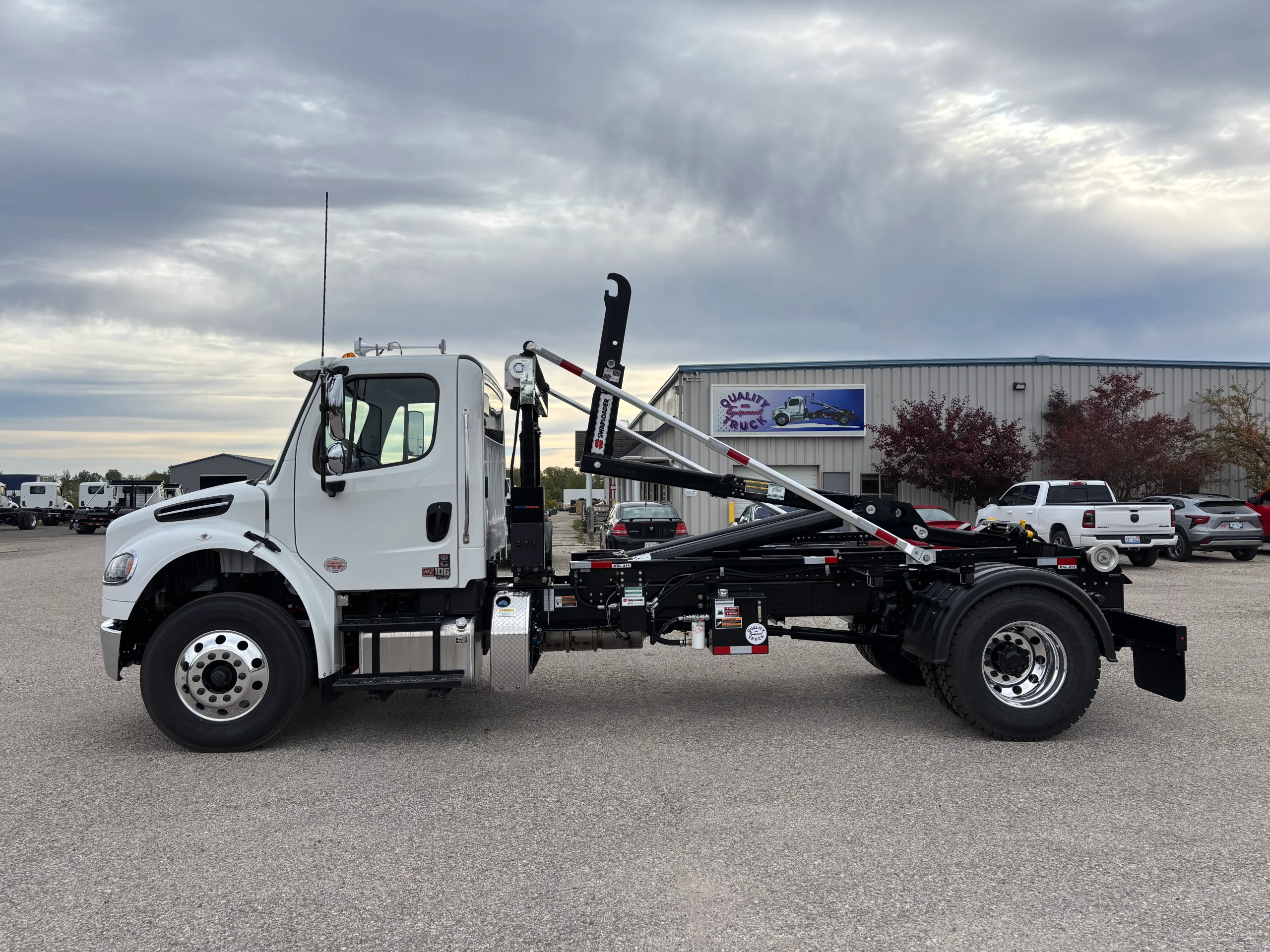New 2027 Freightliner M2 Hooklift Truck NEW 2027 Freightliner M2 Hooklift Truck - image 5 of 6