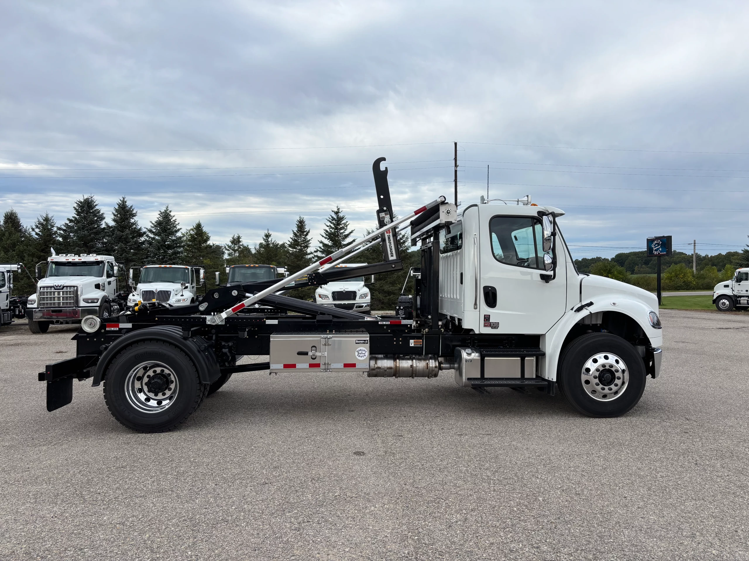 New 2027 Freightliner M2 Hooklift Truck NEW 2027 Freightliner M2 Hooklift Truck - image 4 of 6