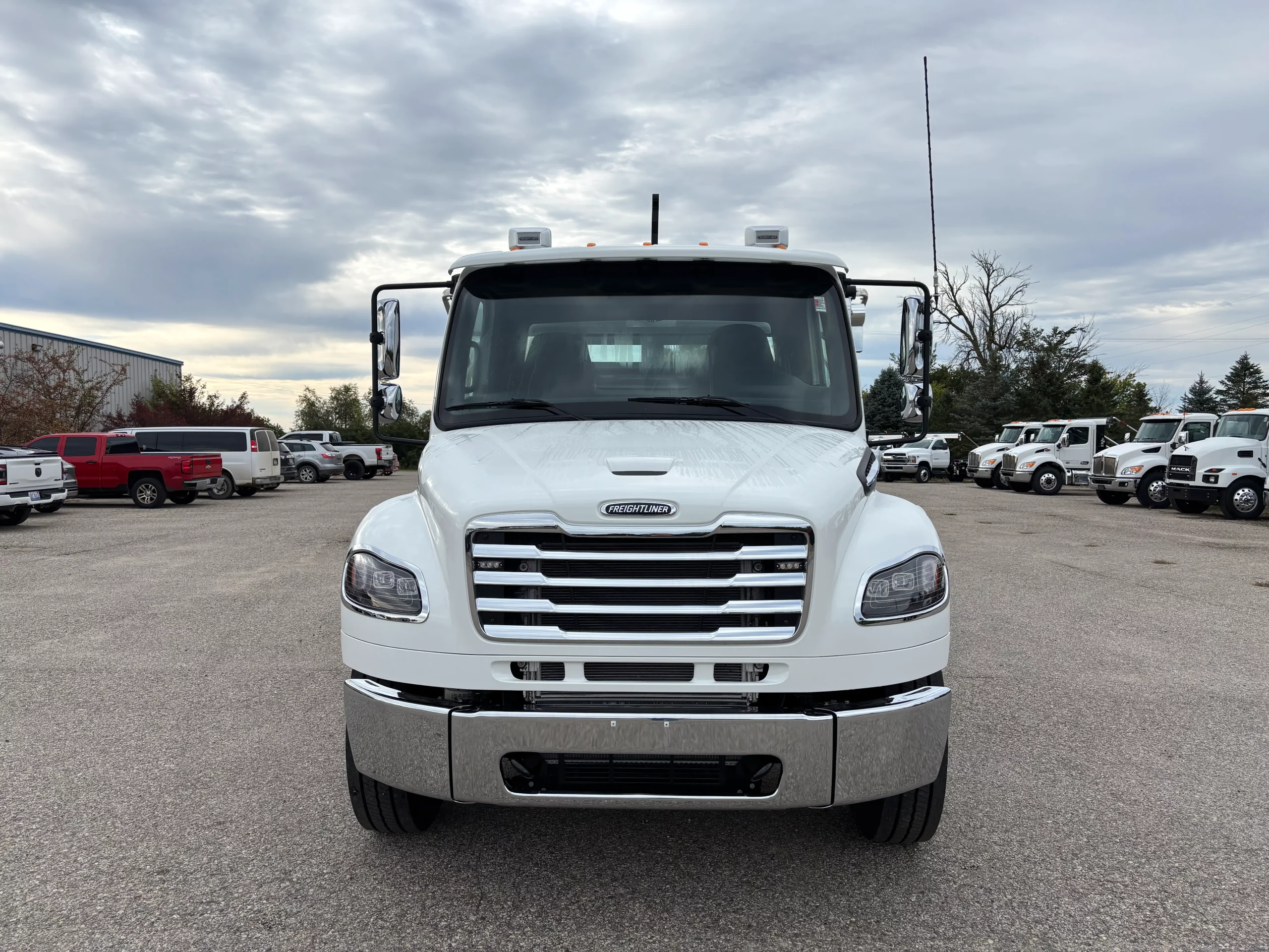 New 2027 Freightliner M2 Hooklift Truck NEW 2027 Freightliner M2 Hooklift Truck - image 2 of 6