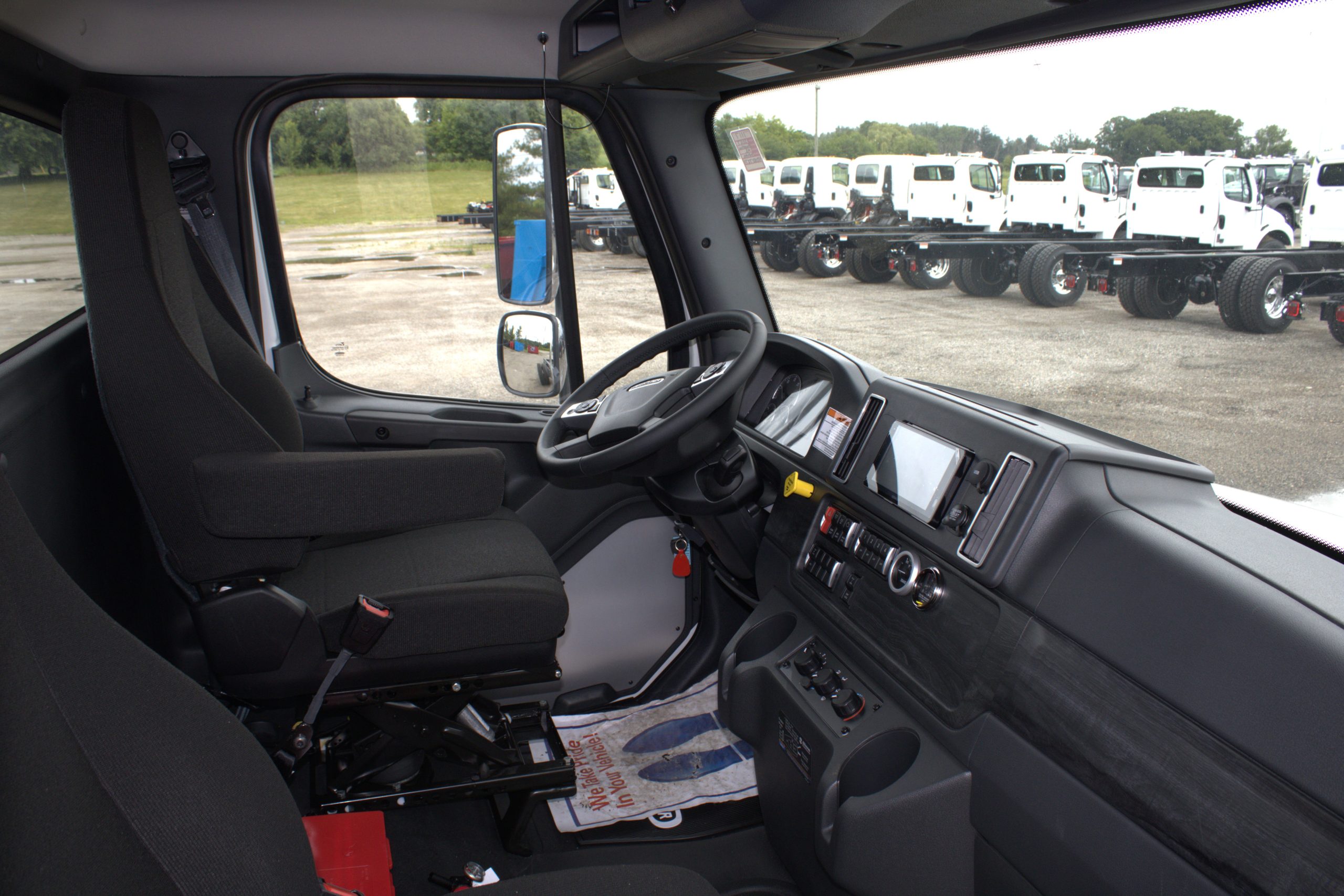 NEW 2027 Freightliner M2 Hooklift Truck NEW 2027 Freightliner M2 Hooklift Truck - image 6 of 6