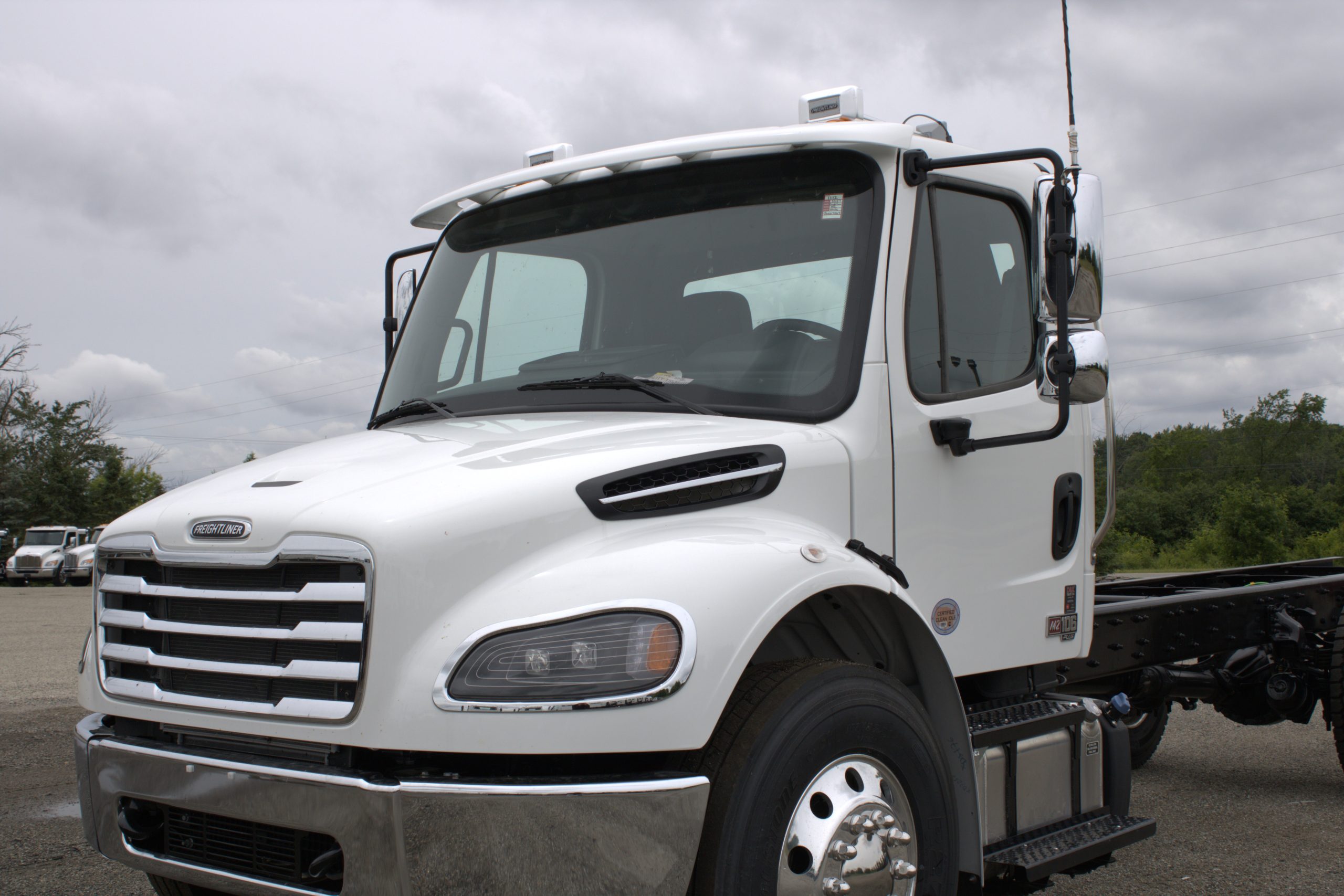 NEW 2027 Freightliner M2 Hooklift Truck NEW 2027 Freightliner M2 Hooklift Truck - image 2 of 6