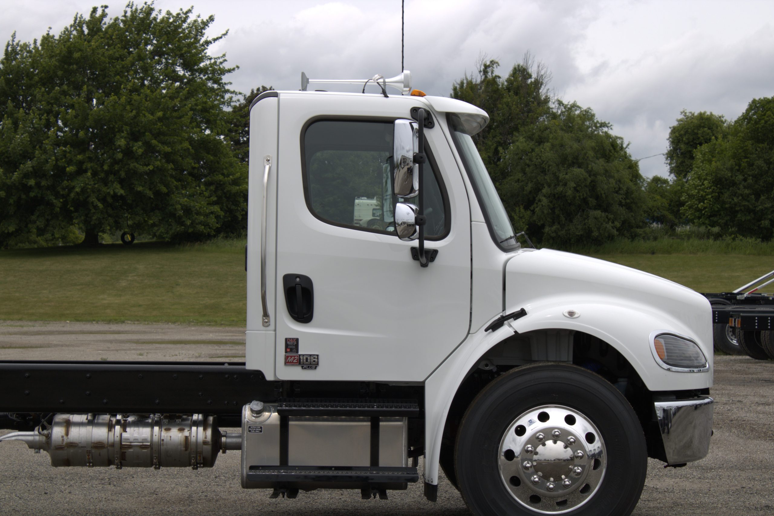 NEW 2027 Freightliner M2 Hooklift Truck NEW 2027 Freightliner M2 Hooklift Truck - image 5 of 6
