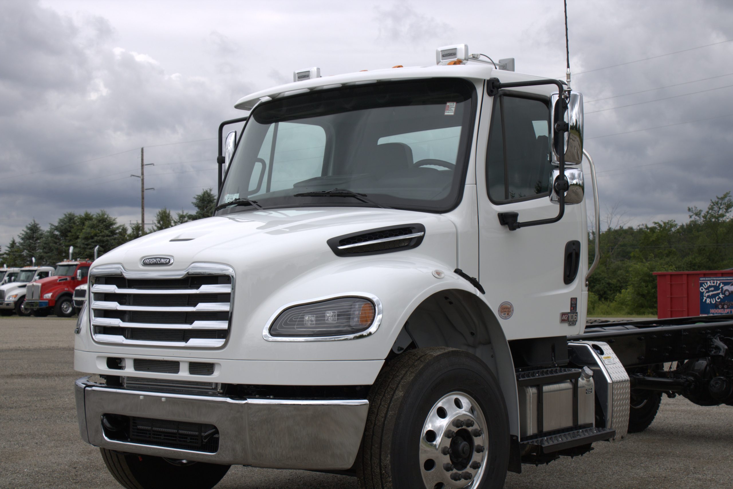NEW 2027 Freightliner M2 Hooklift Truck NEW 2027 Freightliner M2 Hooklift Truck - image 2 of 6