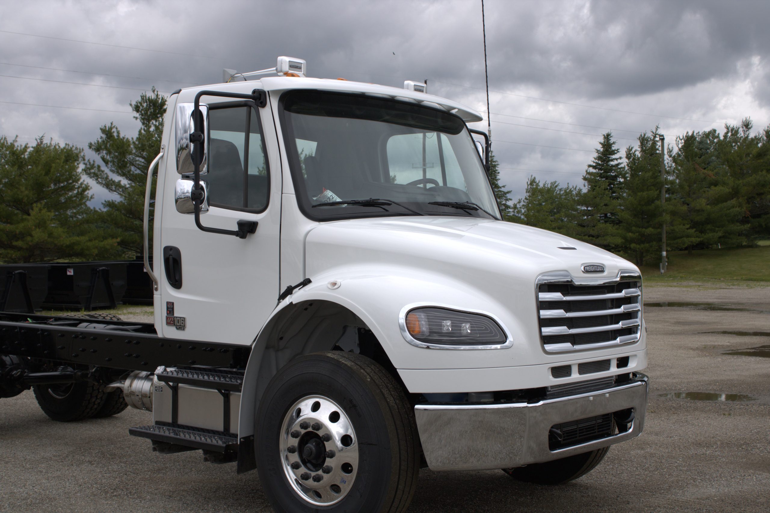 NEW 2027 Freightliner M2 Hooklift Truck NEW 2027 Freightliner M2 Hooklift Truck - image 3 of 6