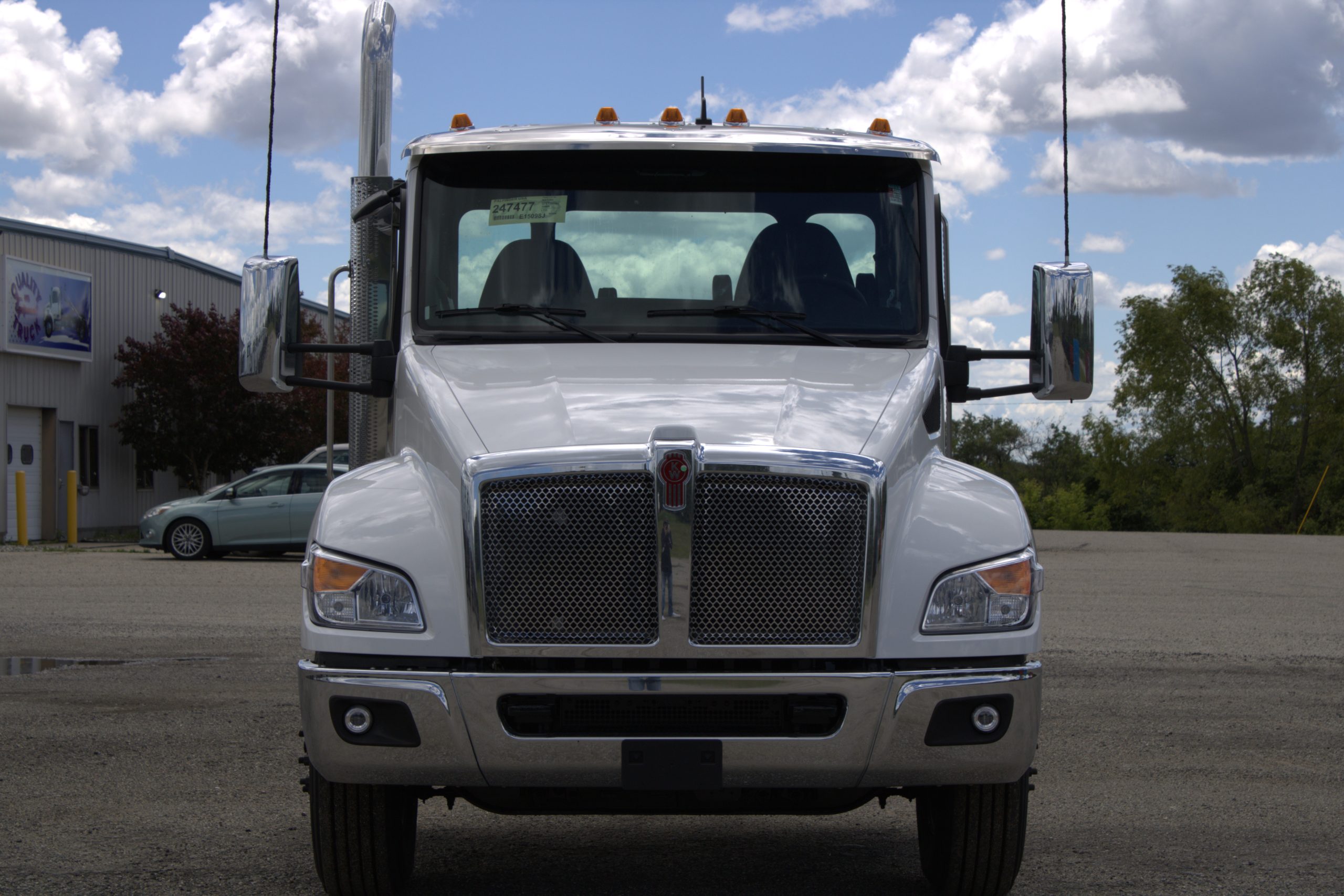 NEW 2027 Kenworth T280 Hooklift Truck NEW 2027 Kenworth T280 Hooklift Truck - image 1 of 6