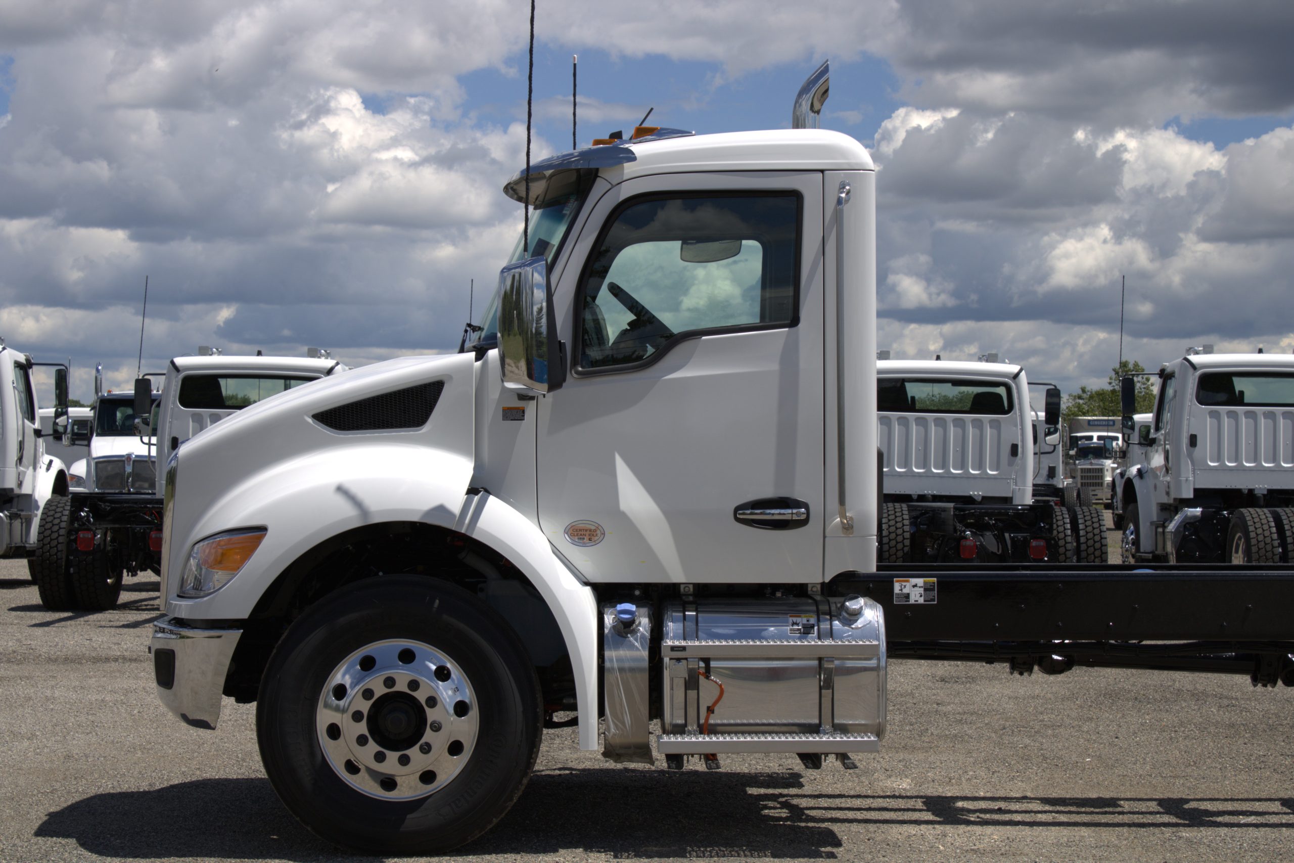 NEW 2027 Kenworth T280 Hooklift Truck NEW 2027 Kenworth T280 Hooklift Truck - image 4 of 6