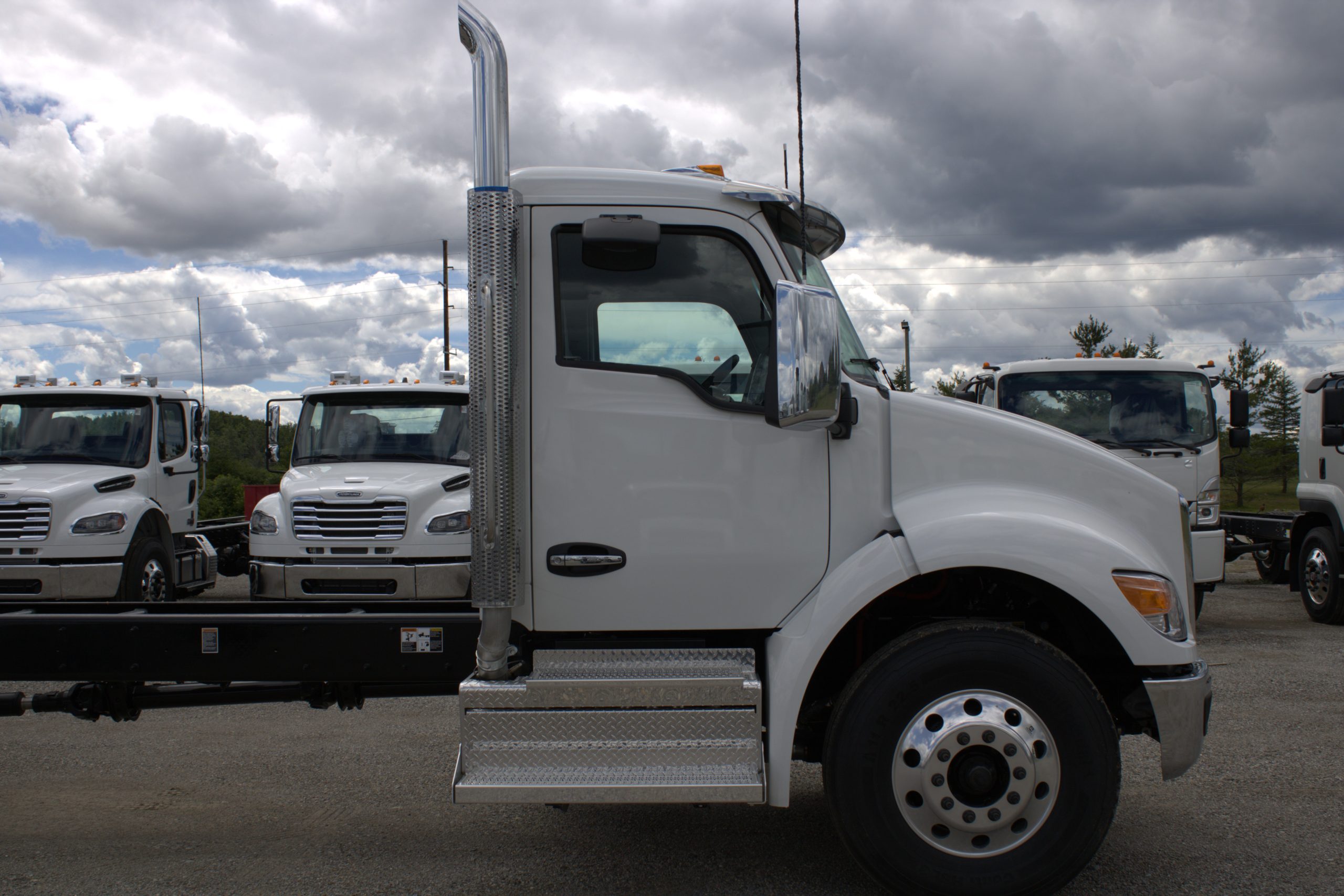 NEW 2027 Kenworth T280 Hooklift Truck NEW 2027 Kenworth T280 Hooklift Truck - image 5 of 6
