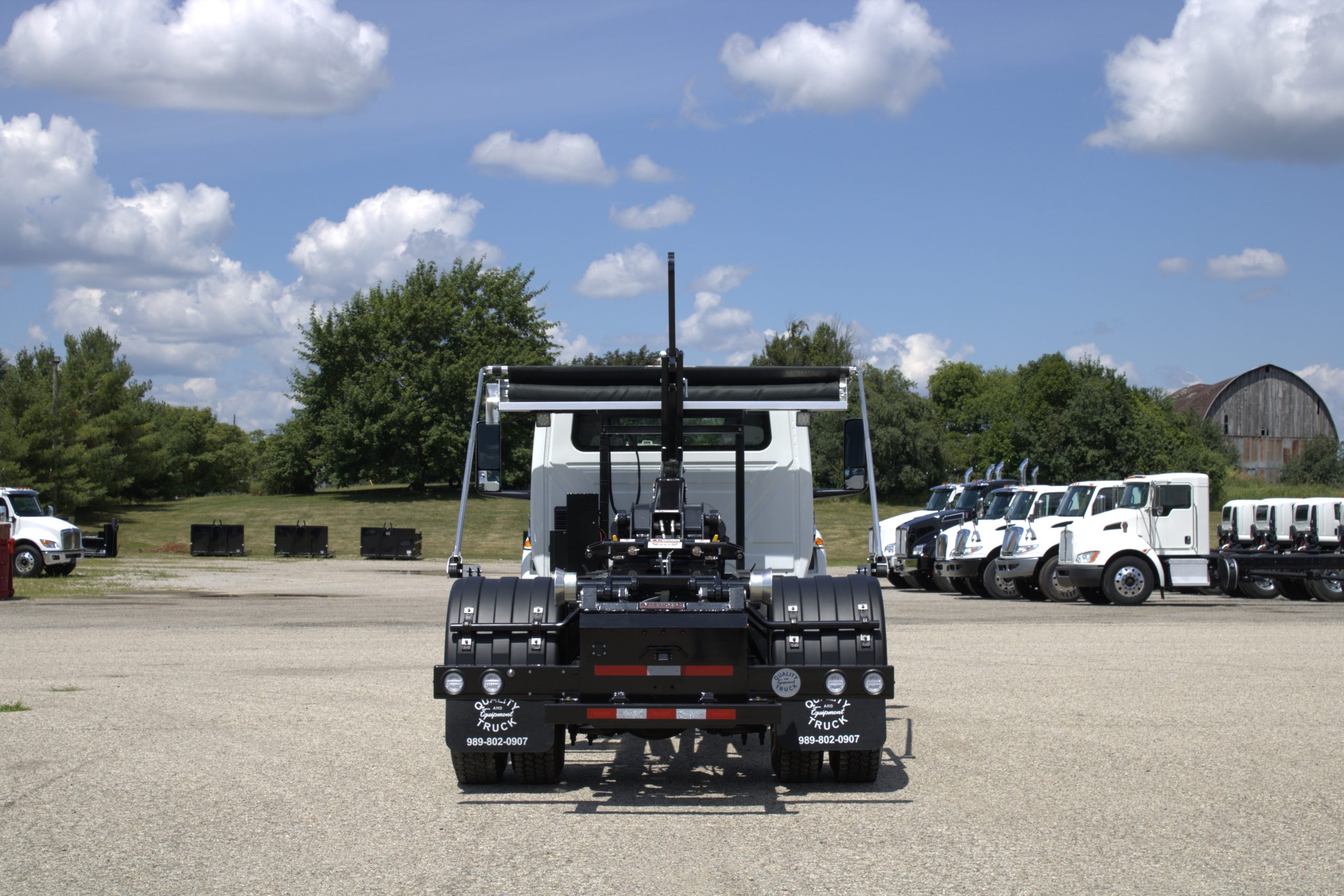 USED 2019 International MV Hooklift Truck USED 2019 International MV Hooklift Truck - image 6 of 6