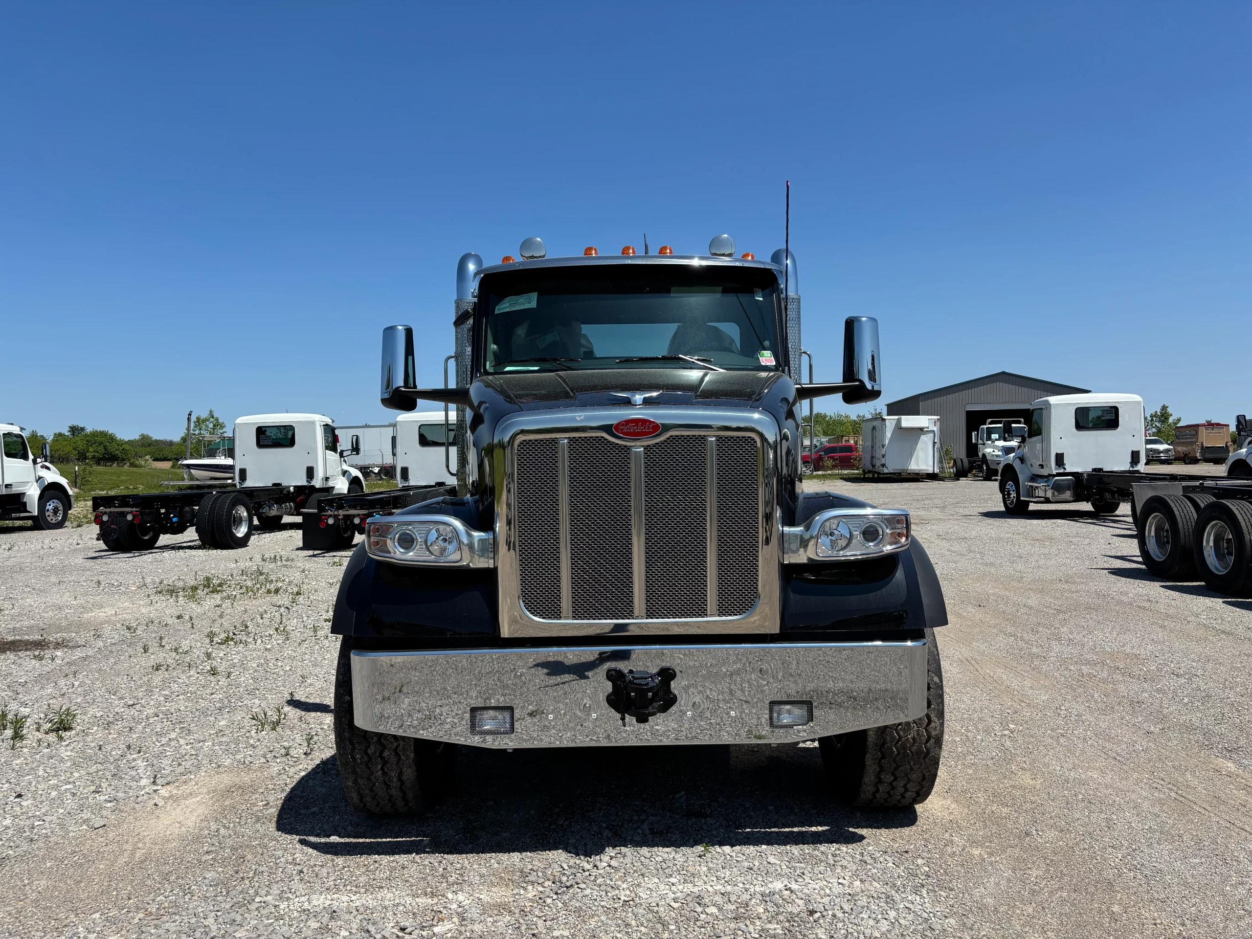 New 2026 Peterbilt 567 Hooklift Truck NEW 2026 Peterbilt 567 Hooklift Truck - image 2 of 6