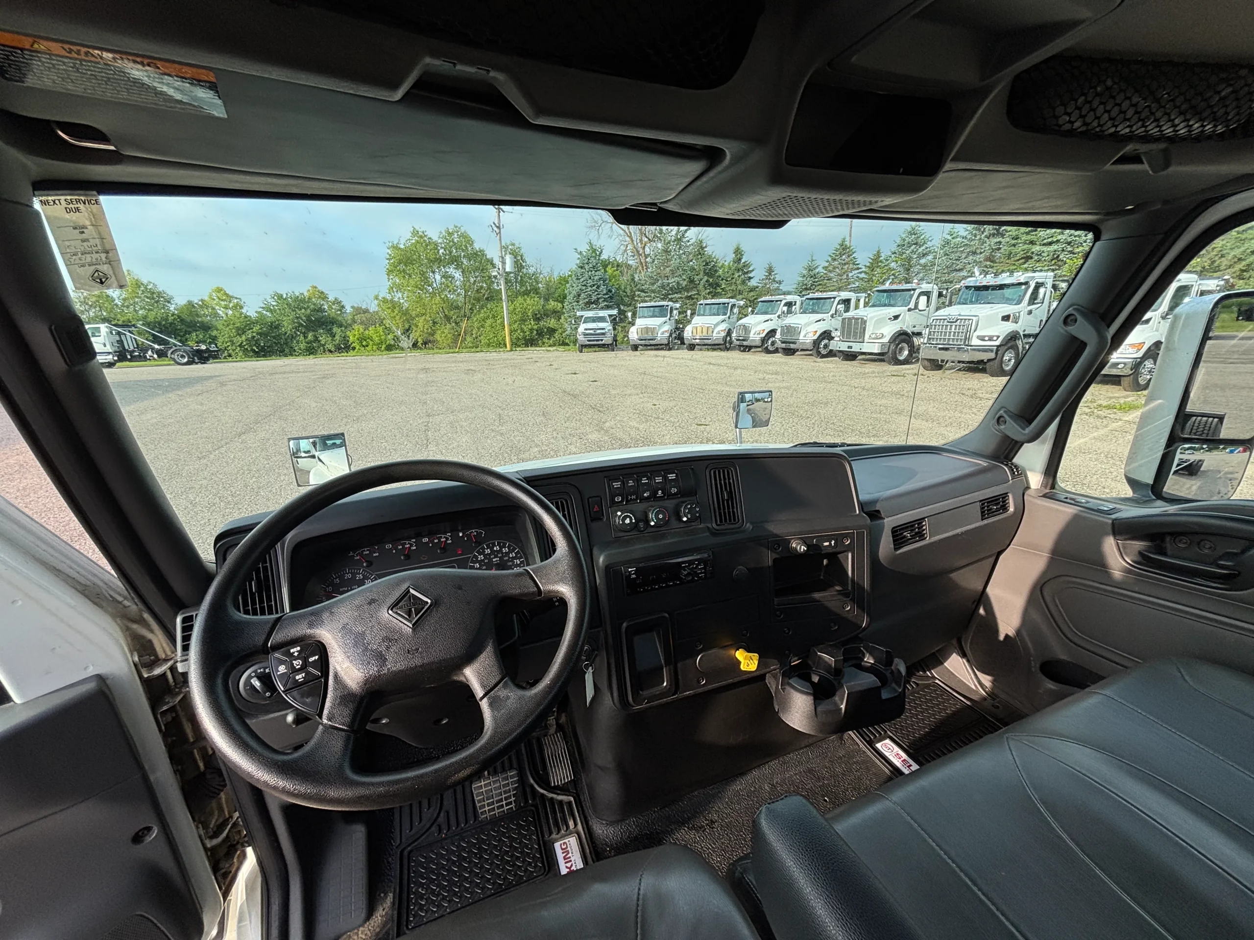 Used 2021 International Mv Hooklift Truck USED 2021 International MV Hooklift Truck - image 6 of 6