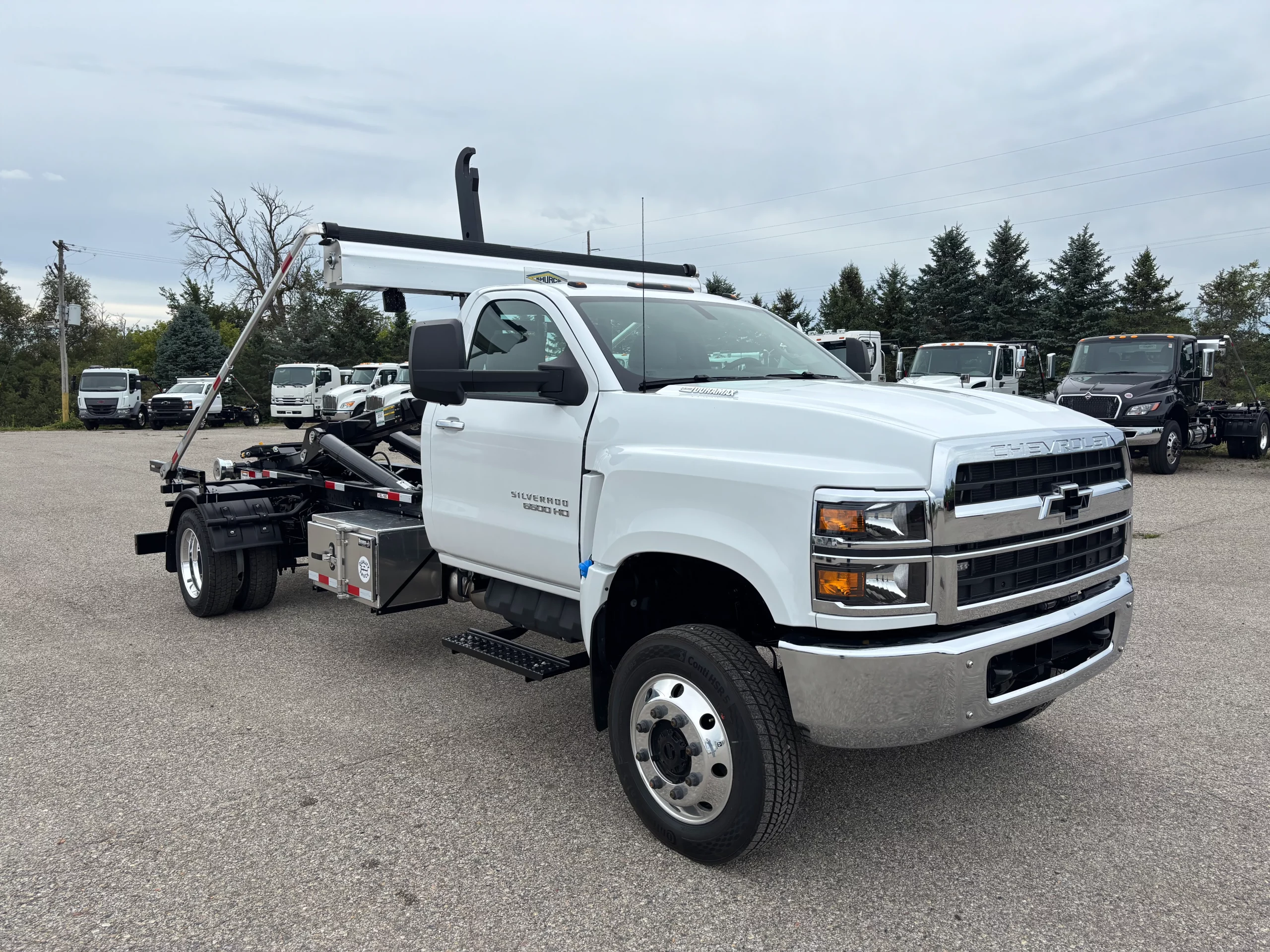 NEW 2025 Chevy 6500 Hooklift Truck NEW 2025 Chevy 6500 Hooklift Truck - image 1 of 6