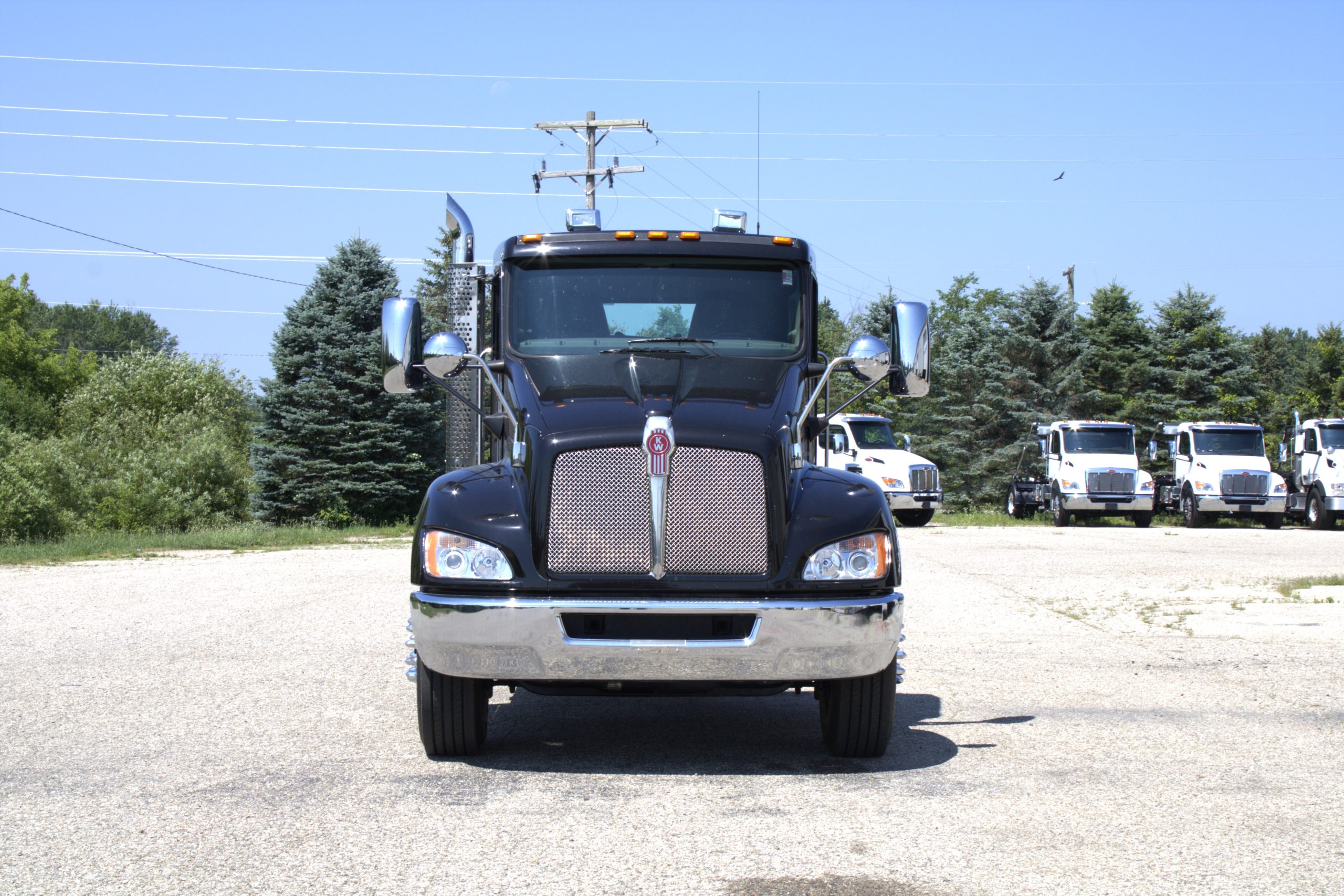 Used 2022 Kenworth T370 Hooklift Truck USED 2022 Kenworth T370 Hooklift Truck - image 2 of 6