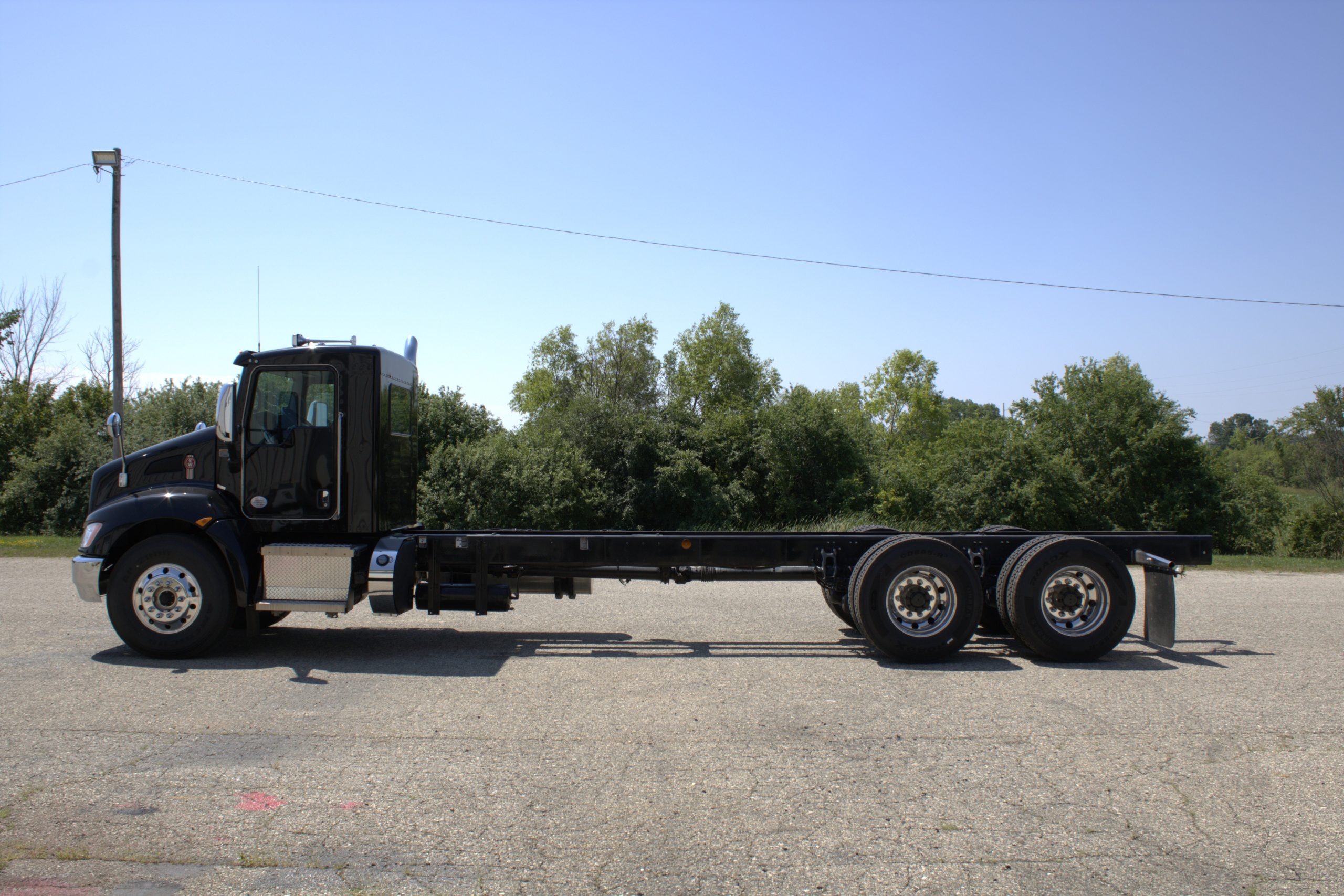 Used 2022 Kenworth T370 Hooklift Truck USED 2022 Kenworth T370 Hooklift Truck - image 5 of 6