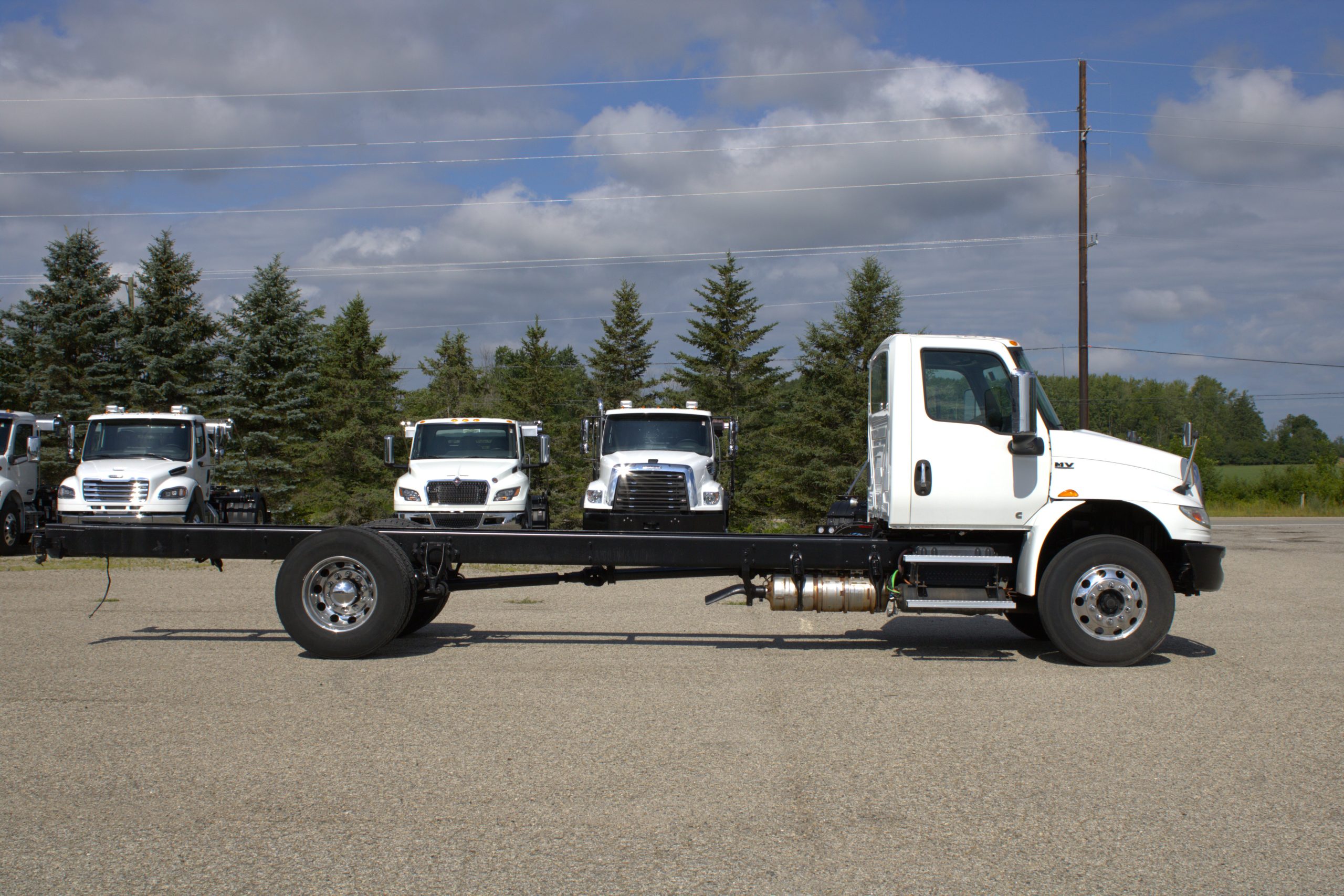 Used 2019 International Mv Hooklift Truck USED 2019 International MV Hooklift Truck - image 5 of 6