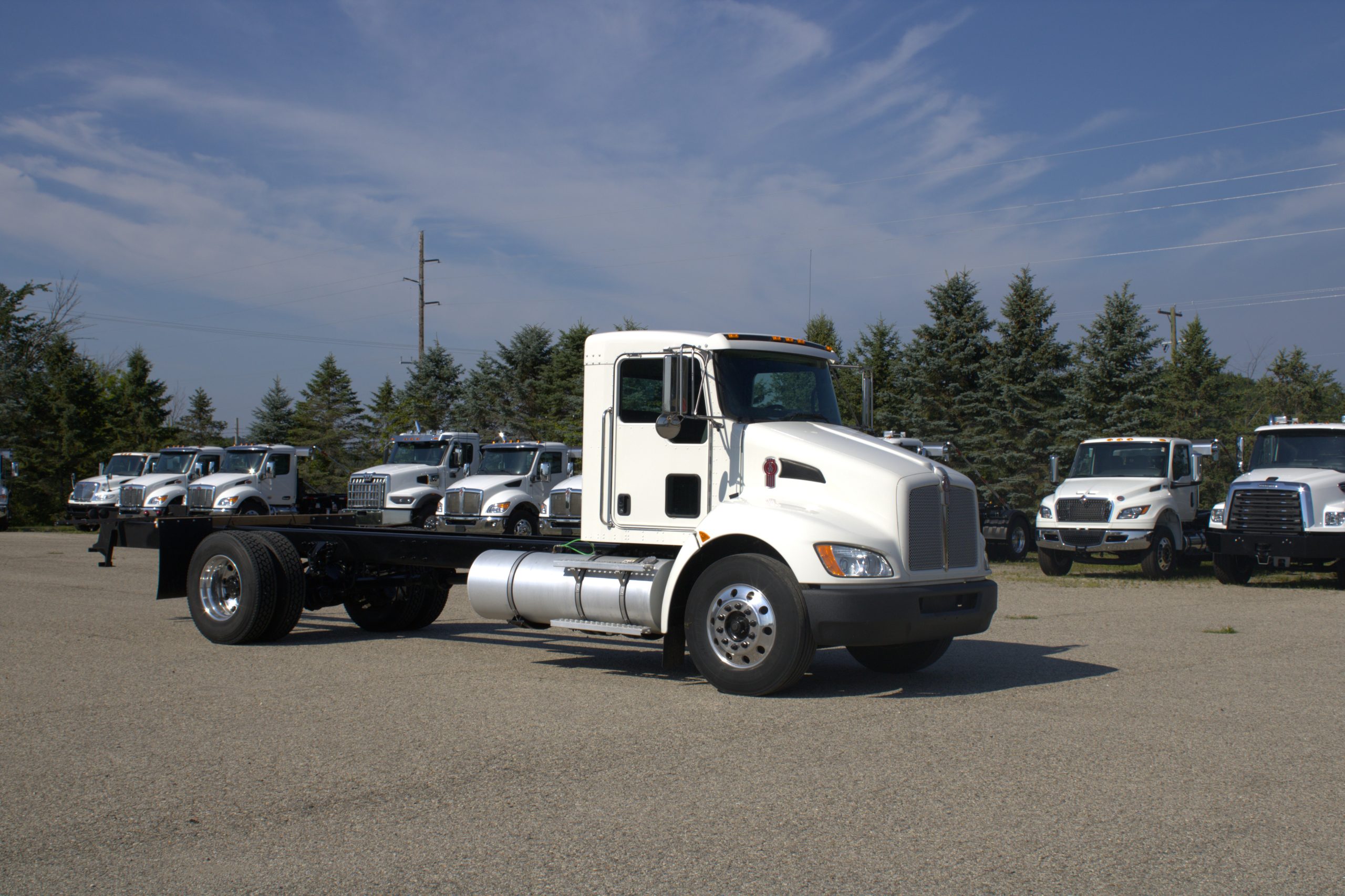 Used 2019 Kenworth T370 Hooklift Truck USED 2019 Kenworth T370 Hooklift Truck - image 1 of 6