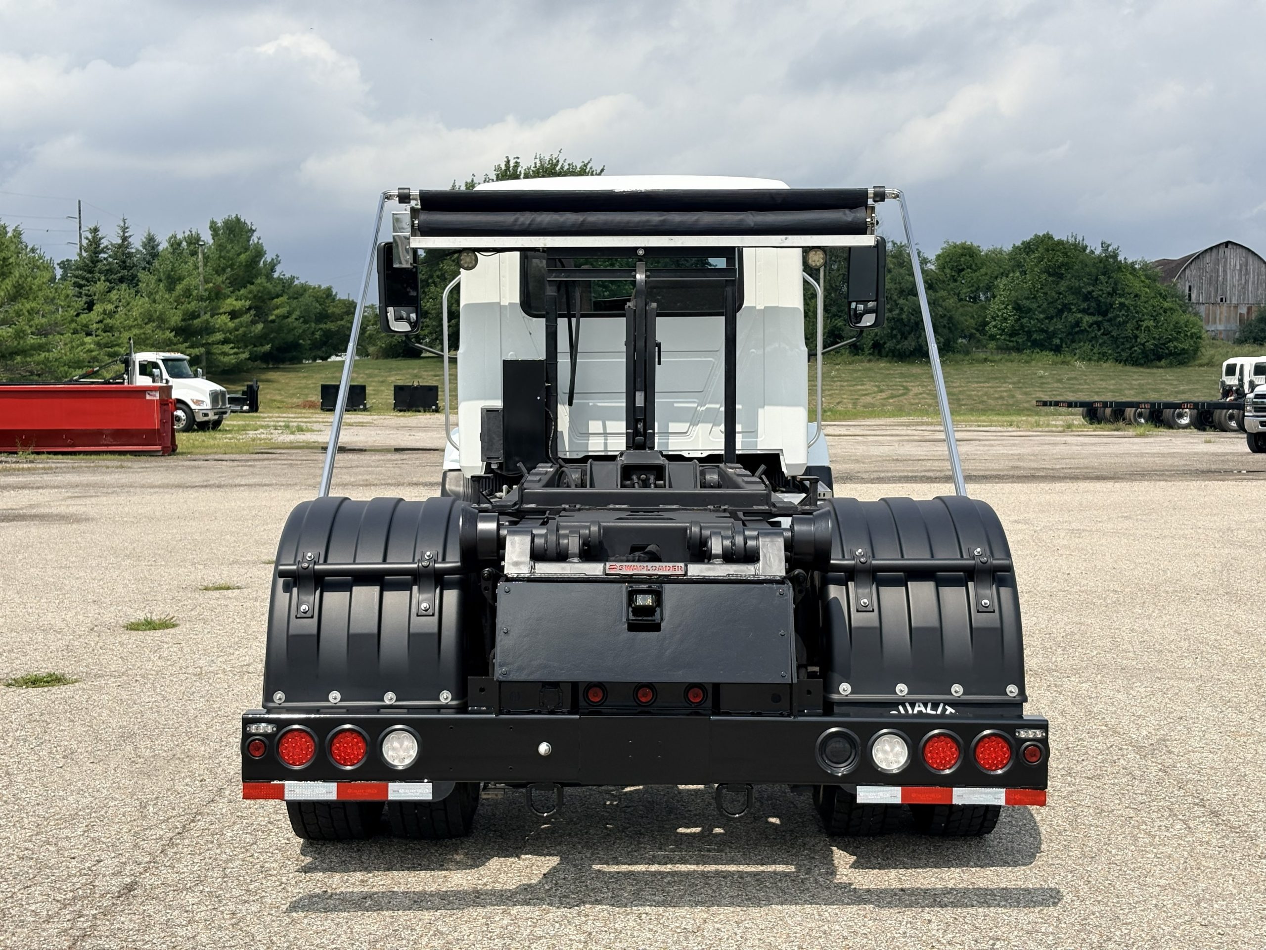 Used 2024 Mack Md6 Hooklift Truck USED 2024 Mack MD6 Hooklift Truck - image 6 of 6