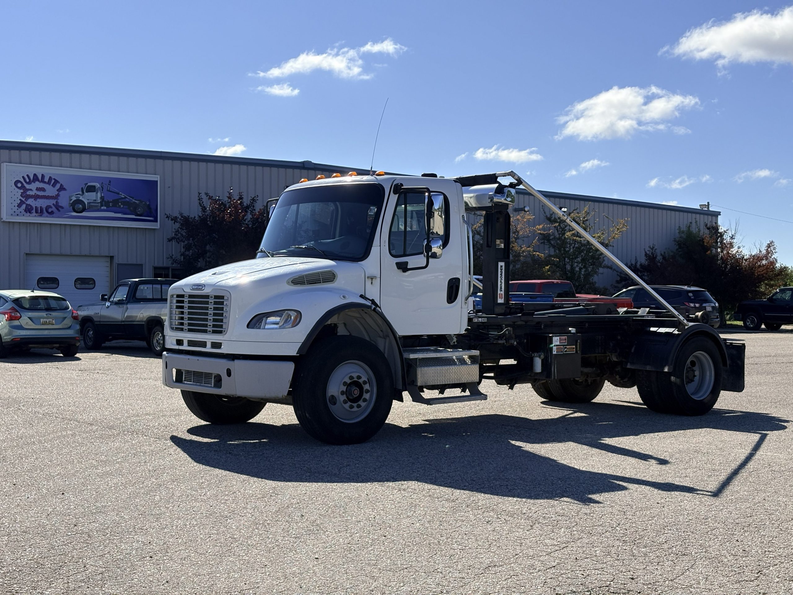 Used 2009 Freightliner M2 Hooklift Truck USED 2009 Freightliner M2 Hooklift Truck - image 3 of 6