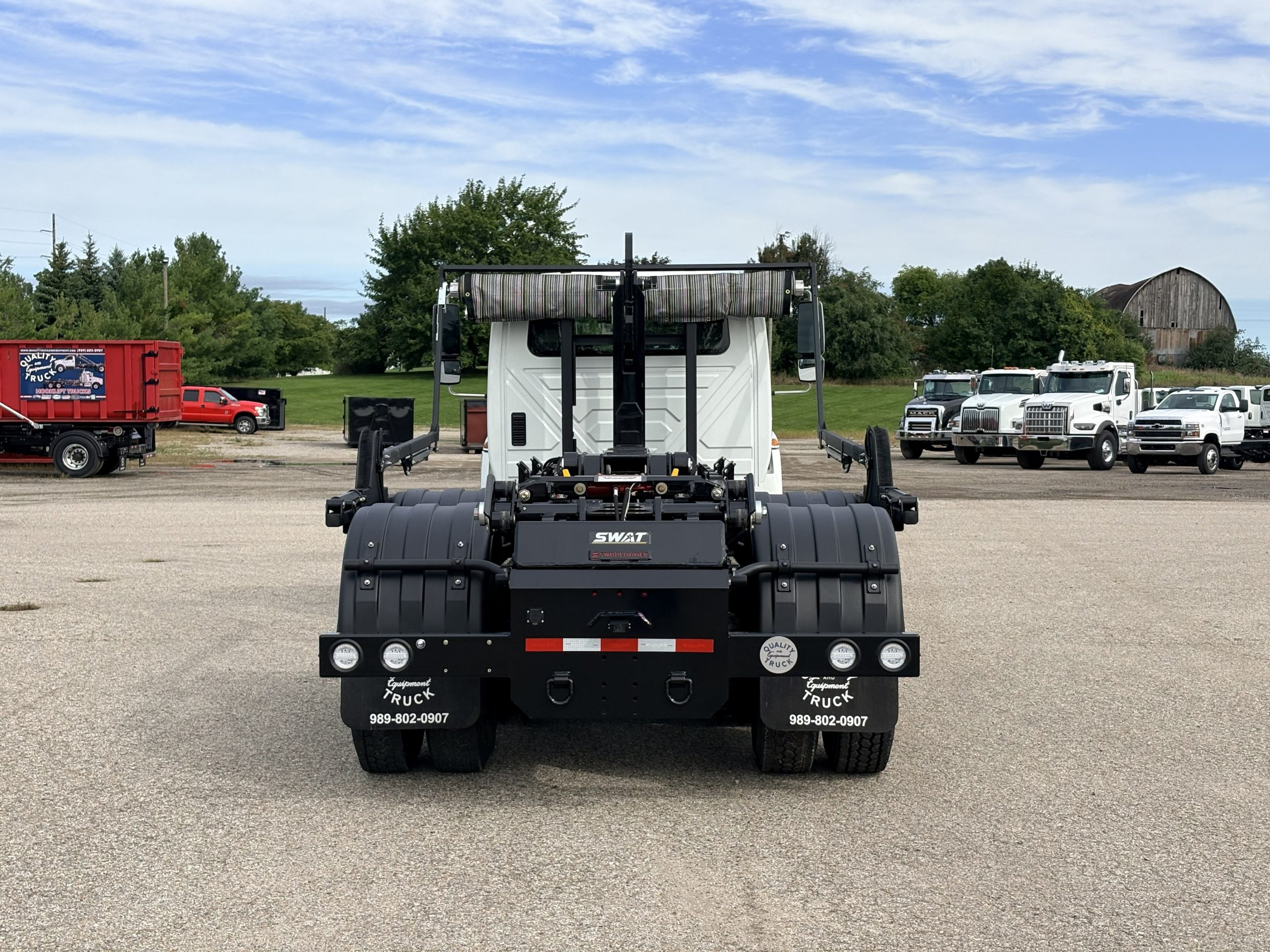 Used 2018 International 4400 Hooklift Truck USED 2018 International 4400 Hooklift Truck - image 6 of 6