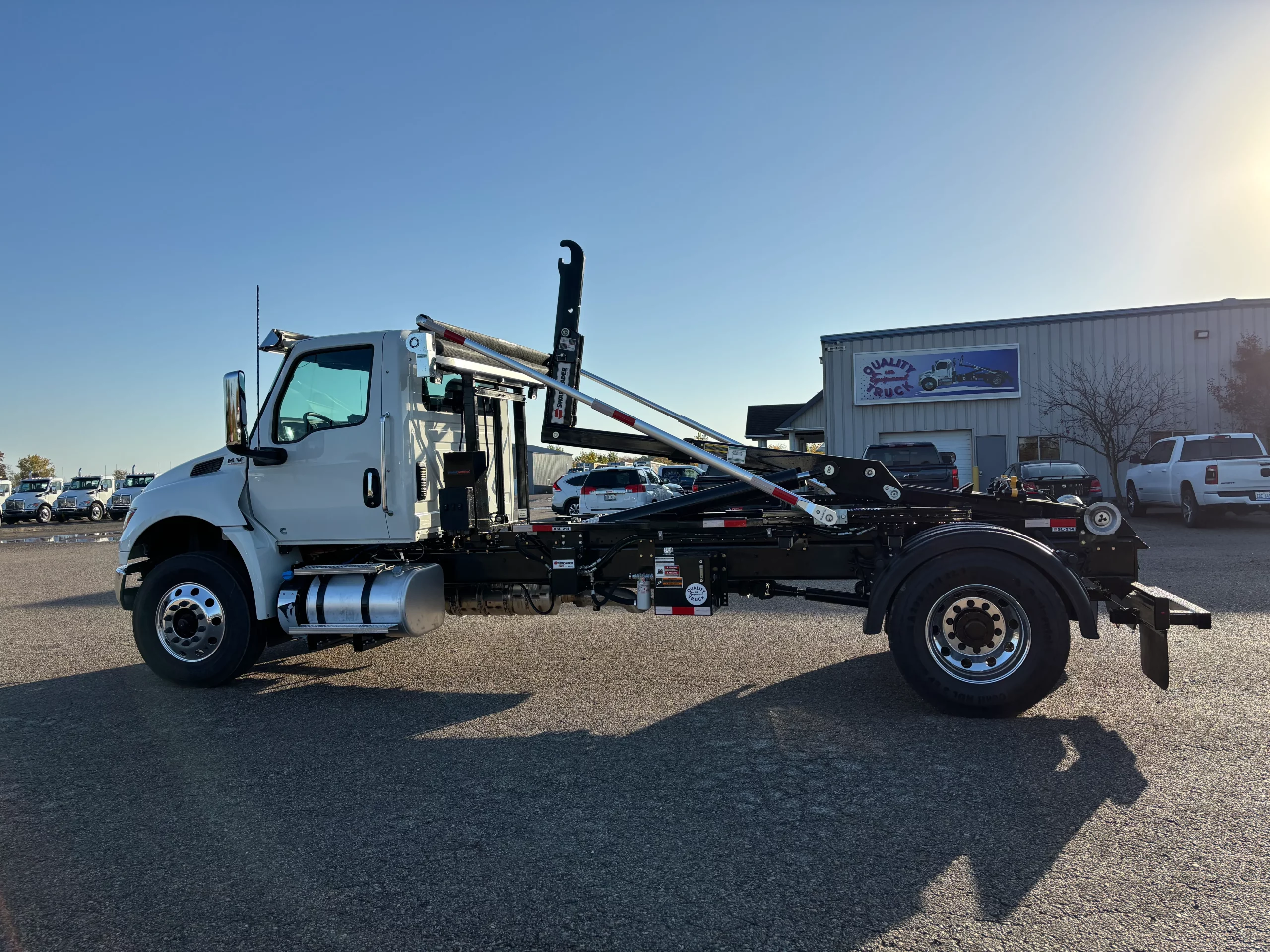 New 2027 International Mv Hooklift Truck NEW 2027 International MV Hooklift Truck - image 5 of 6