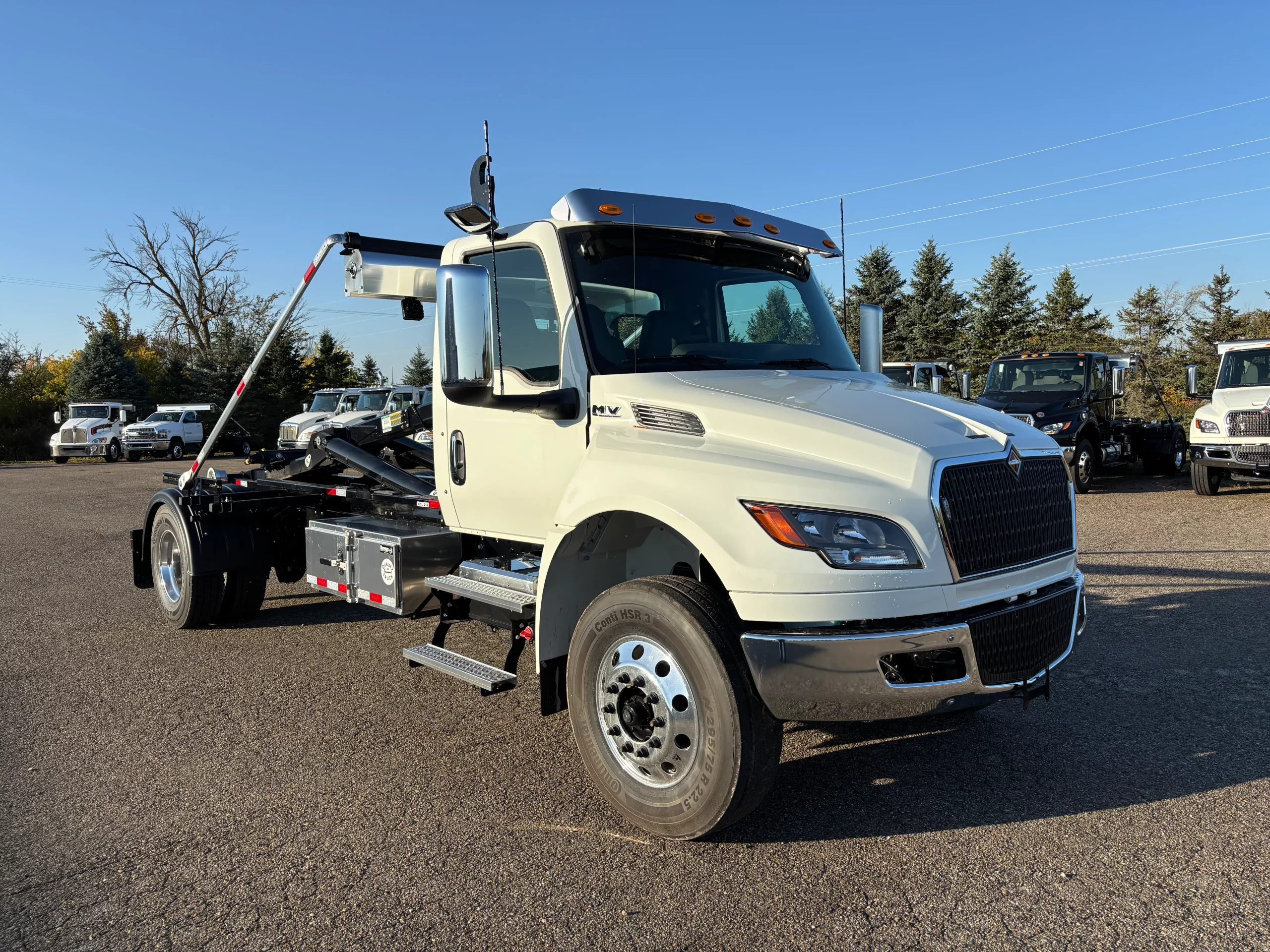 New 2027 International Mv Hooklift Truck NEW 2027 International MV Hooklift Truck - image 1 of 6