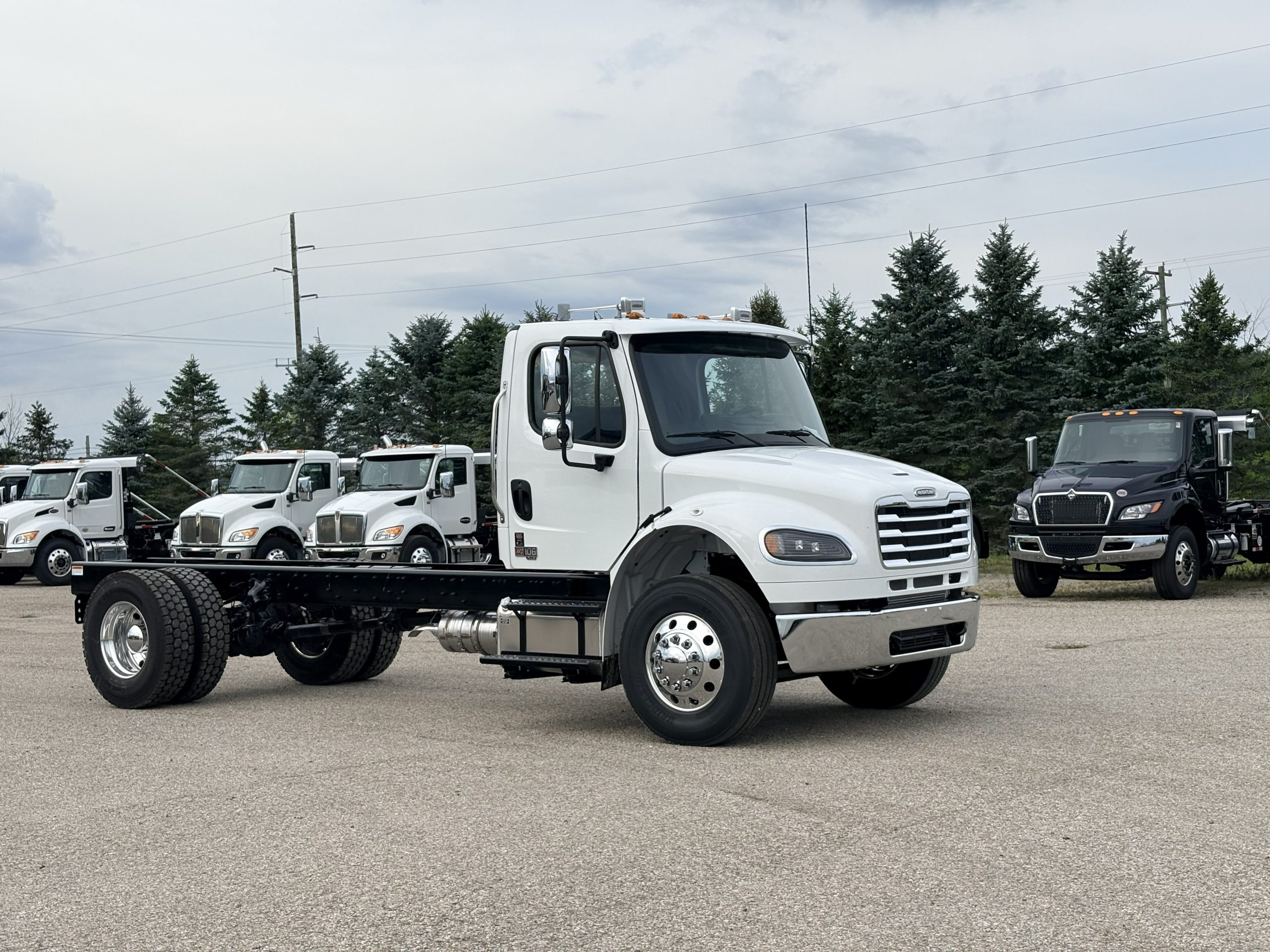 New 2027 Freightliner M2 Hooklift Truck NEW 2027 Freightliner M2 Hooklift Truck - image 3 of 6