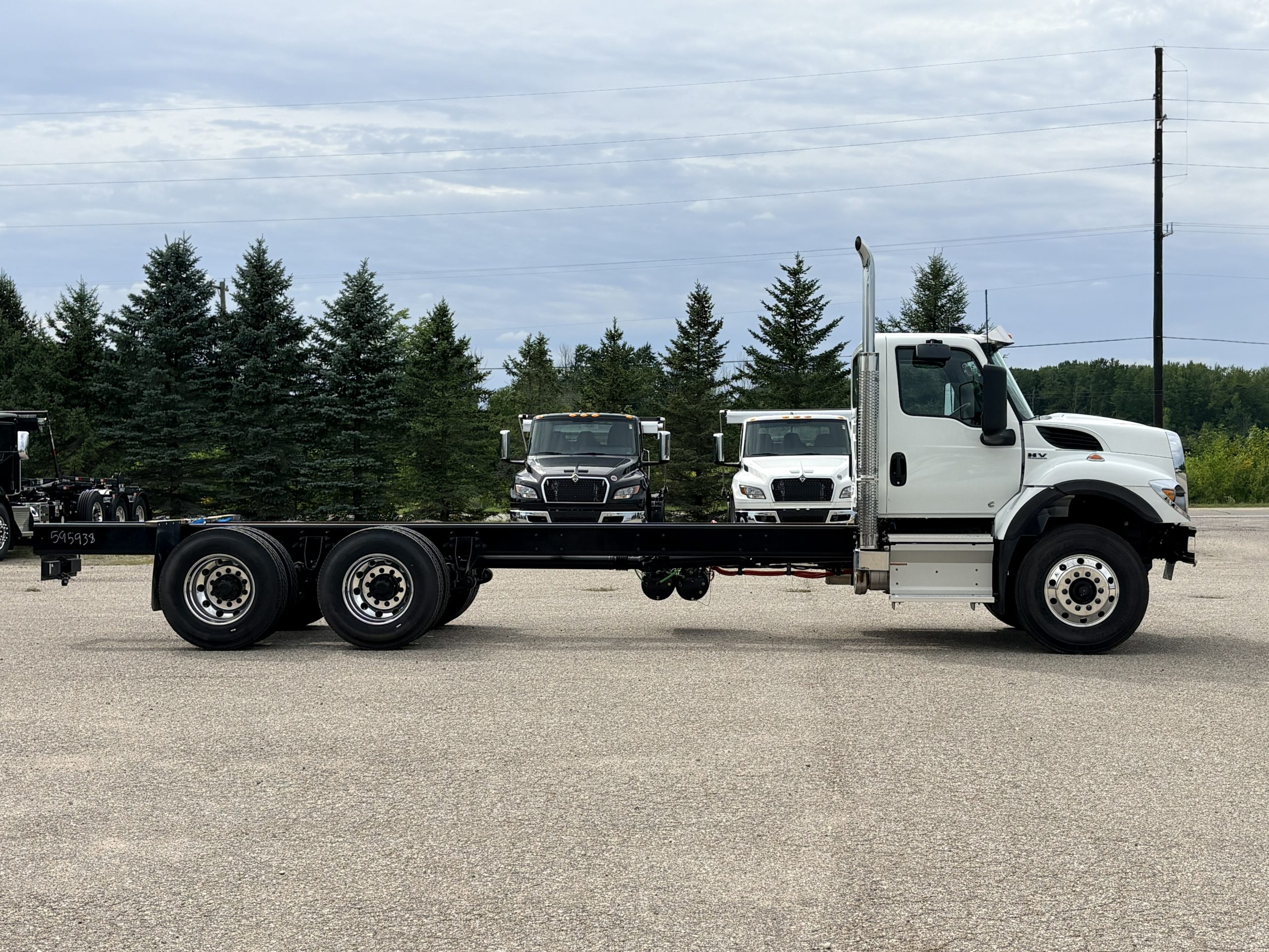 NEW 2027 International HV Hooklift Truck NEW 2027 International HV Hooklift Truck - image 3 of 6