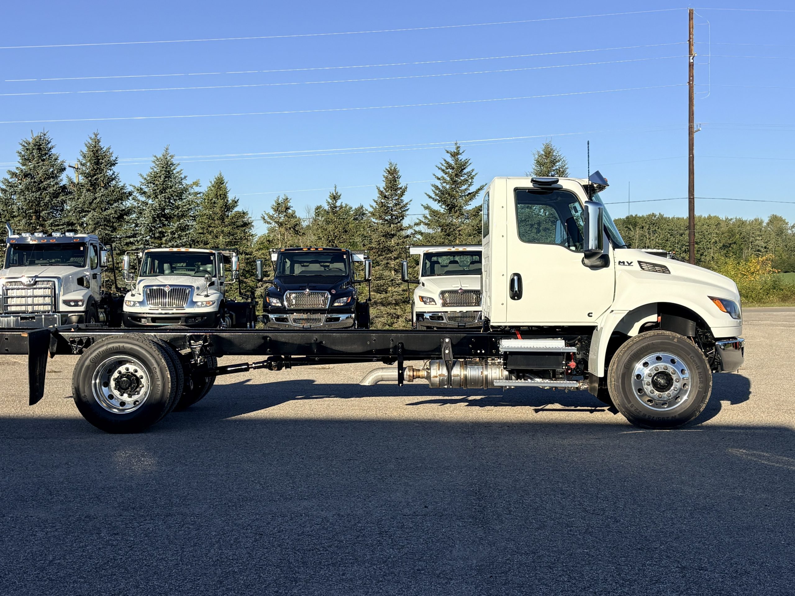 New 2027 International Mv Hooklift Truck NEW 2027 International MV Hooklift Truck - image 4 of 6