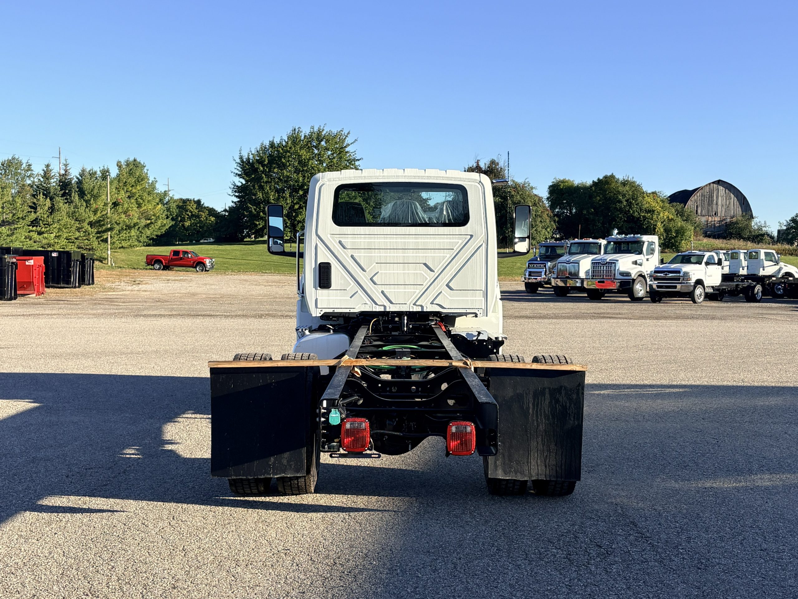 New 2027 International Mv Hooklift Truck NEW 2027 International MV Hooklift Truck - image 6 of 6