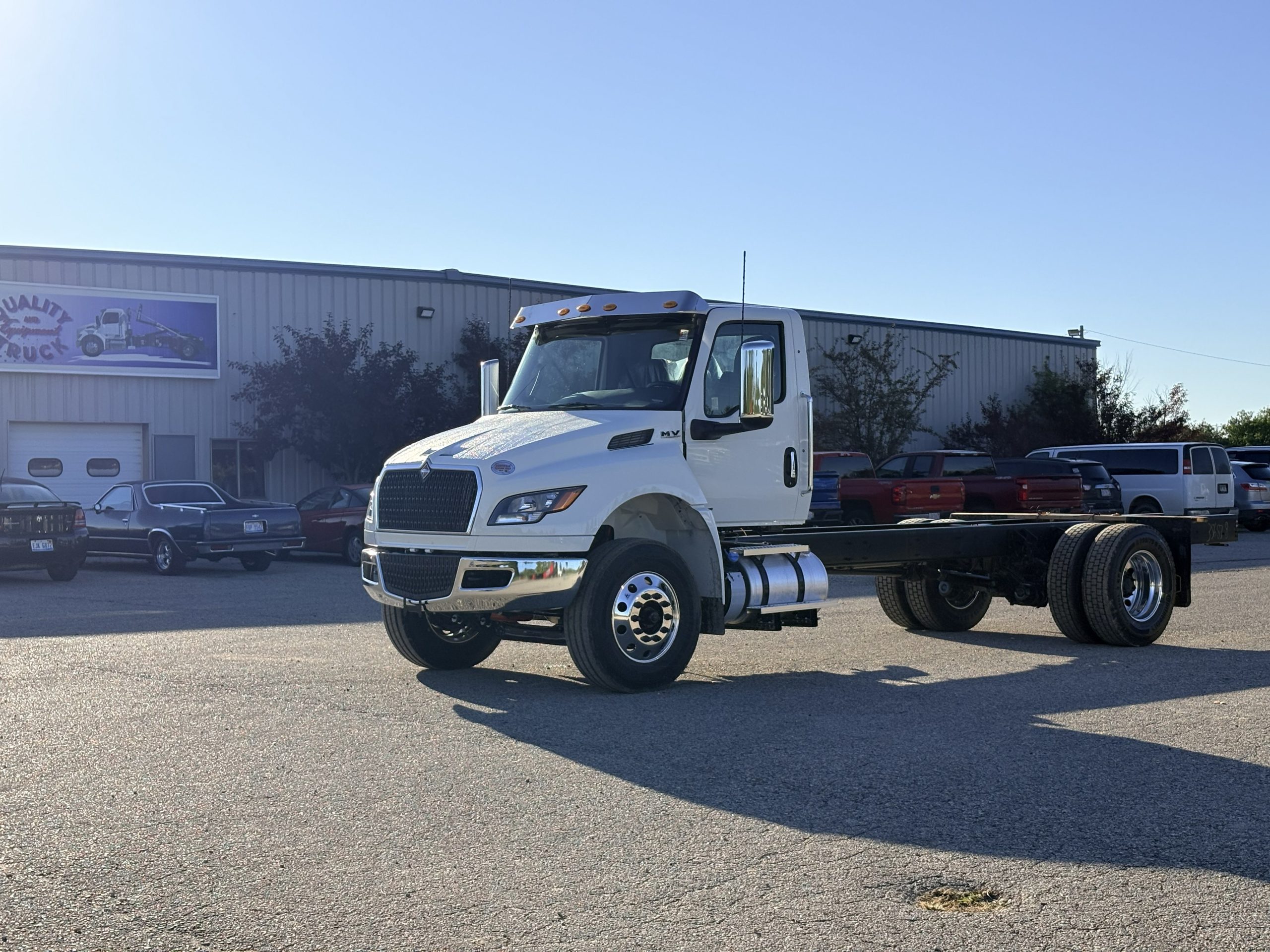 New 2027 International Mv Hooklift Truck NEW 2027 International MV Hooklift Truck - image 1 of 6
