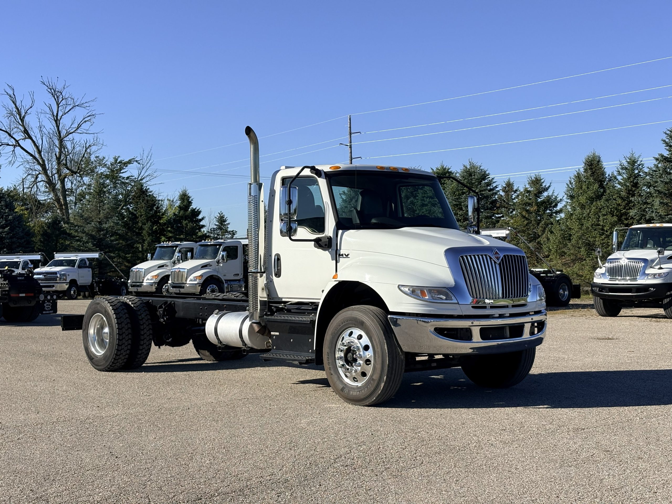 Used 2019 International Mv Hooklift Truck Used 2019 International MV Hooklift Truck - image 3 of 6