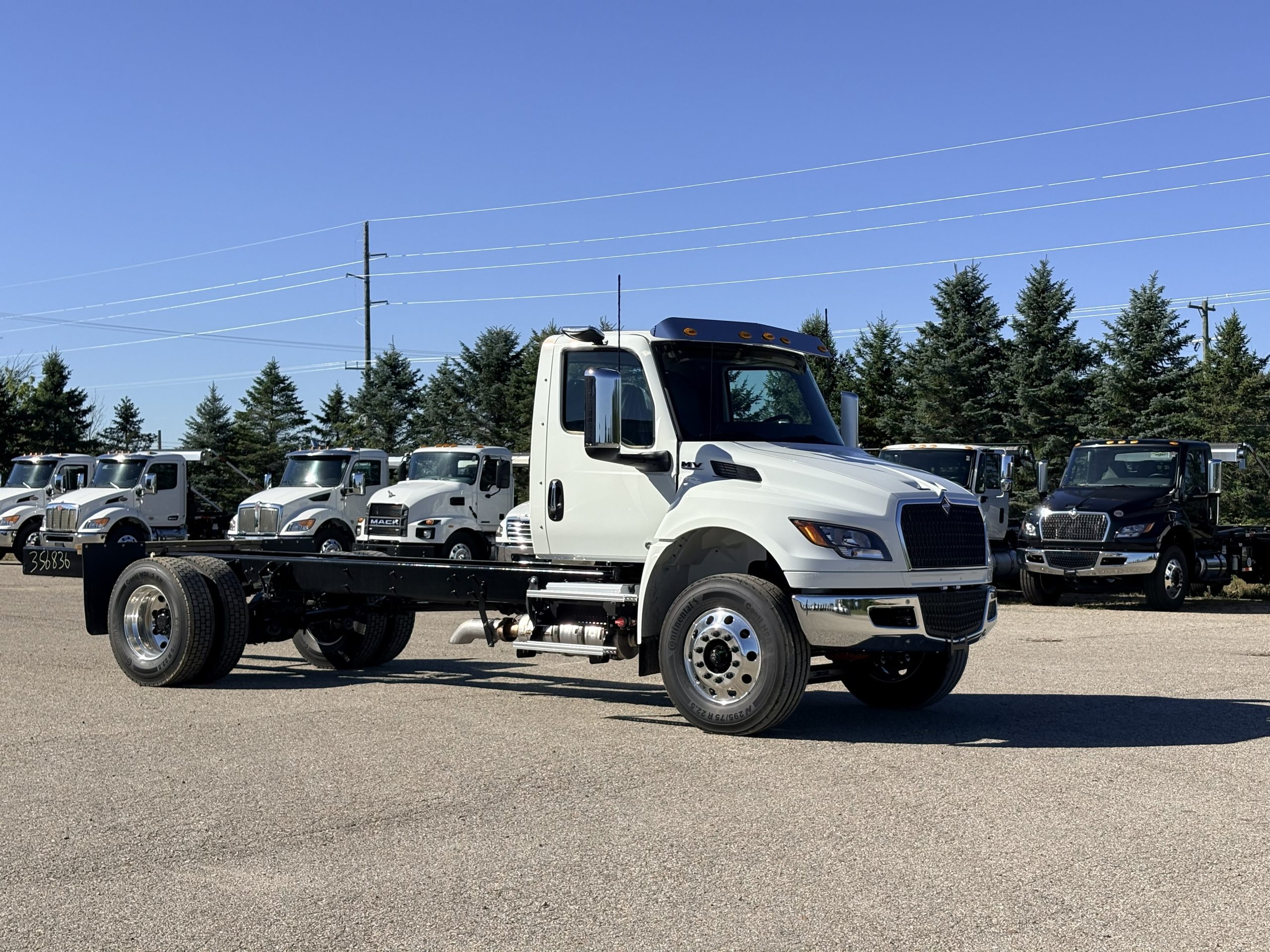New 2027 International Mv Hooklift Truck NEW 2027 International MV Hooklift Truck - image 1 of 6