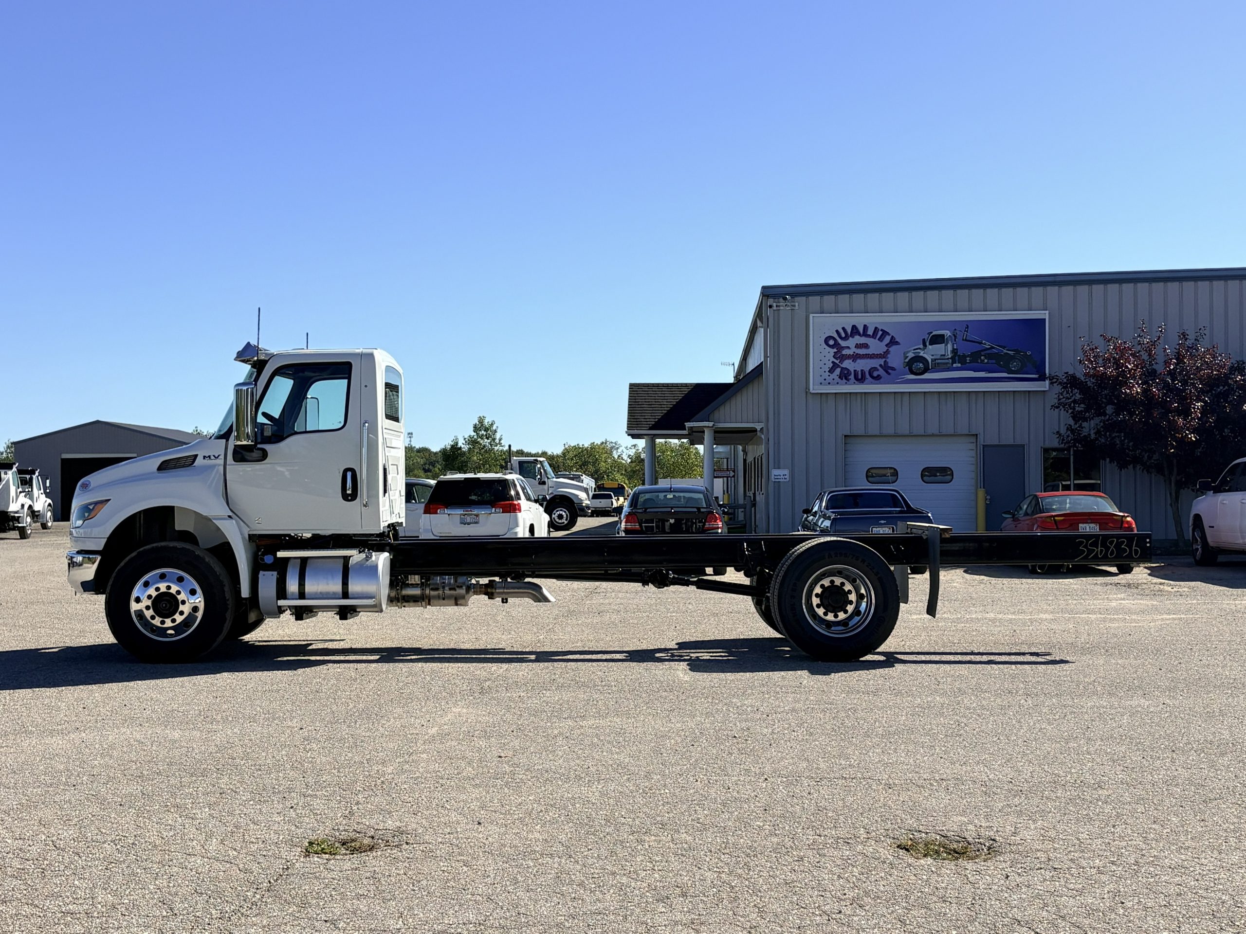 New 2027 International Mv Hooklift Truck NEW 2027 International MV Hooklift Truck - image 5 of 6