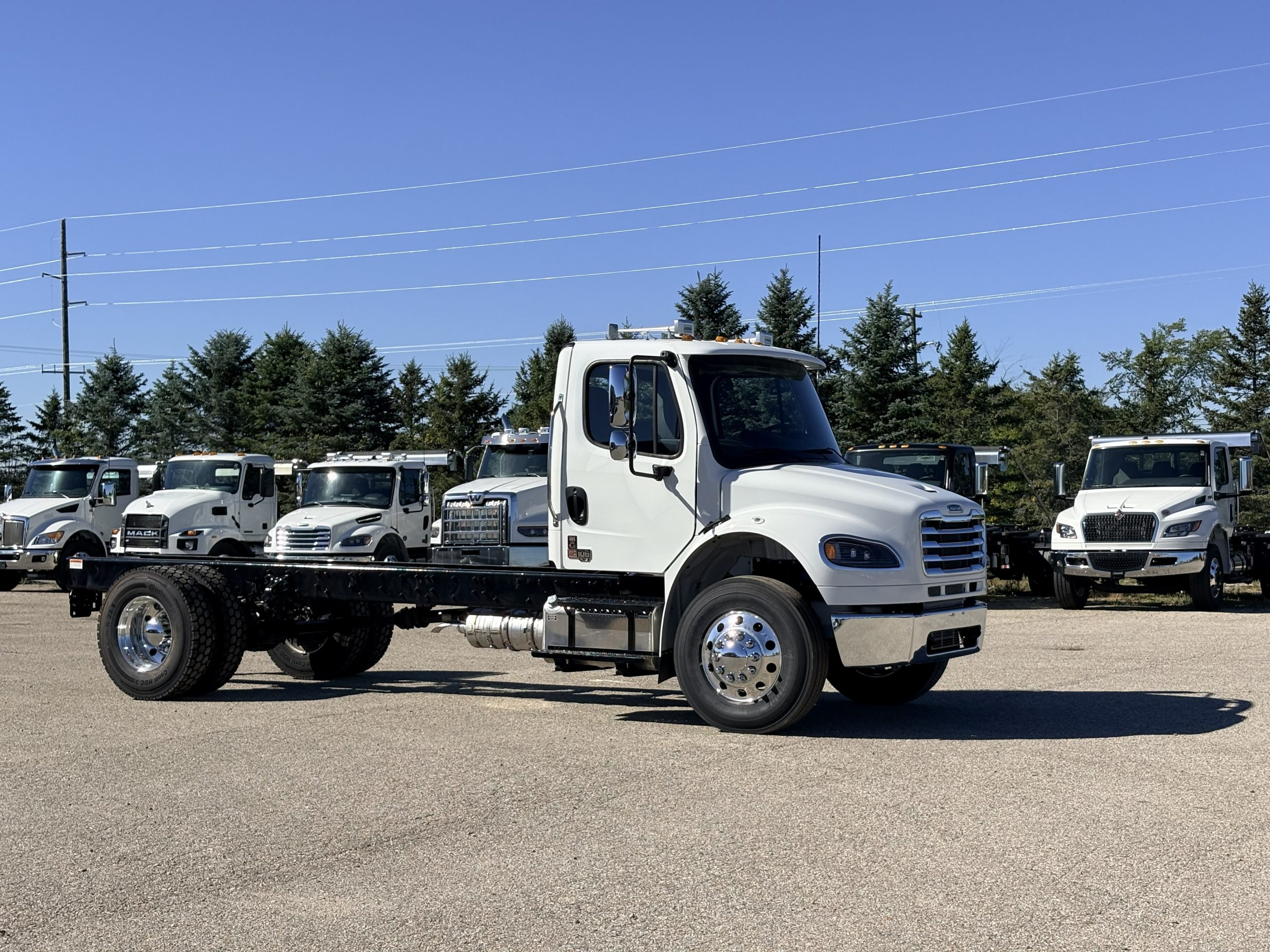 New 2027 Freightliner M2 Hooklift Truck NEW 2027 Freightliner M2 Hooklift Truck - image 1 of 6