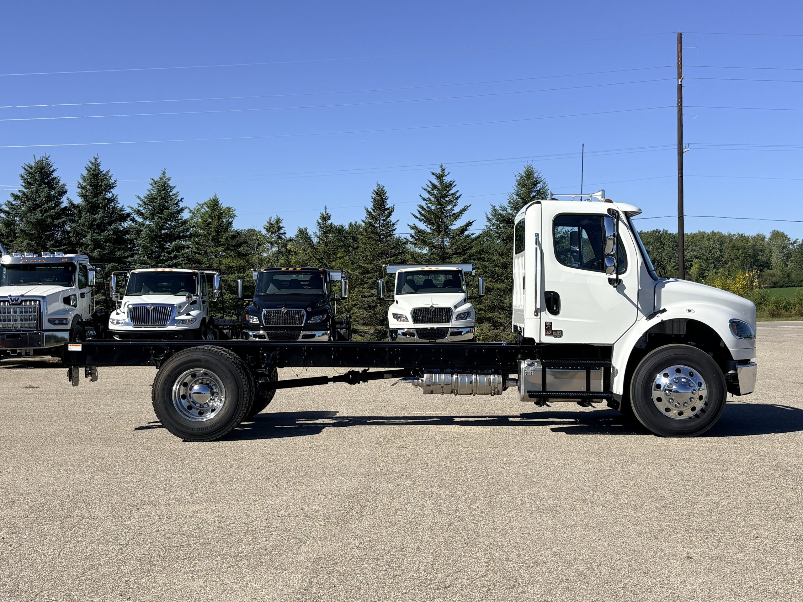 New 2027 Freightliner M2 Hooklift Truck NEW 2027 Freightliner M2 Hooklift Truck - image 4 of 6