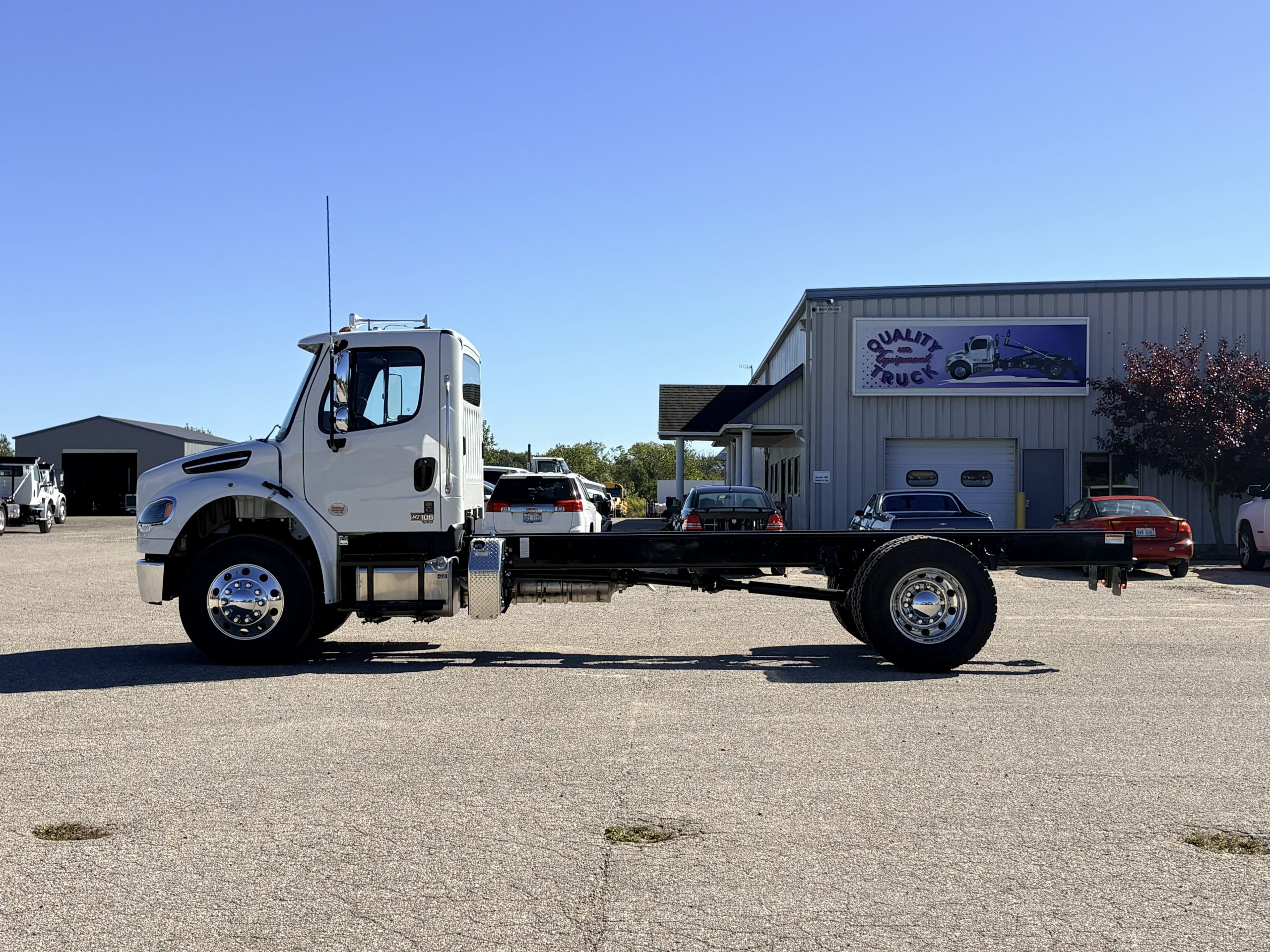 New 2027 Freightliner M2 Hooklift Truck NEW 2027 Freightliner M2 Hooklift Truck - image 5 of 6